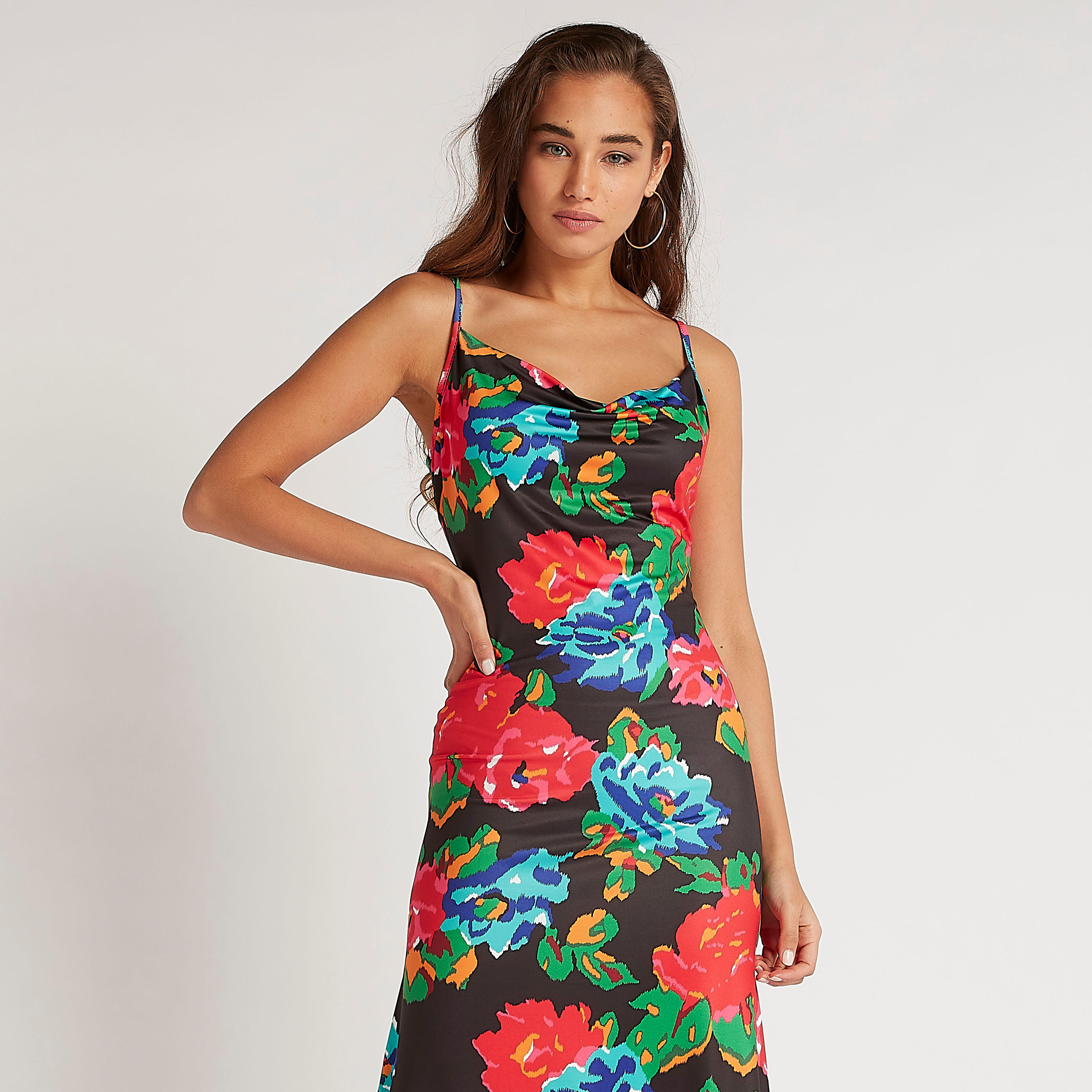 فستان إيه لاين طويل بطبعات أزهار وحمّالات كتف من تو إكستريمز-women-clothing-dresses-image-1