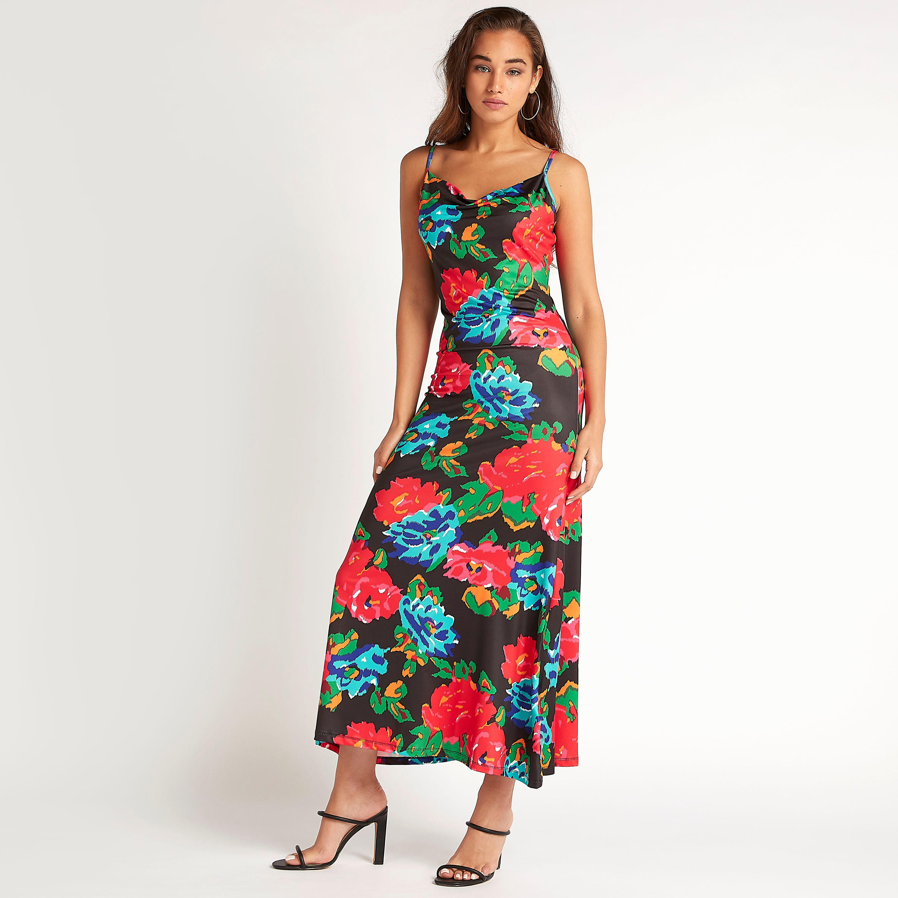 فستان إيه لاين طويل بطبعات أزهار وحمّالات كتف من تو إكستريمز-women-clothing-dresses-image-2