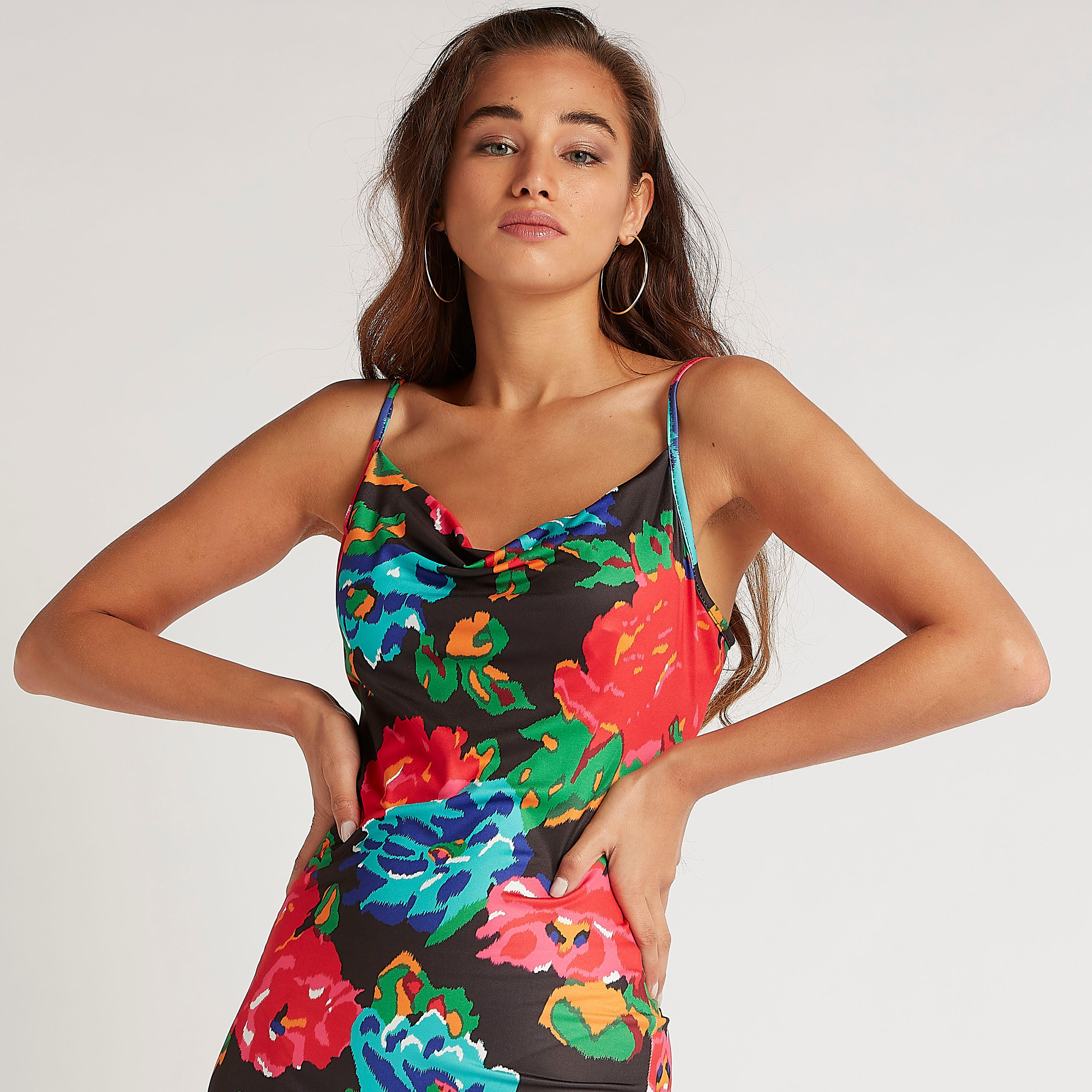 فستان إيه لاين طويل بطبعات أزهار وحمّالات كتف من تو إكستريمز-women-clothing-dresses-image-3