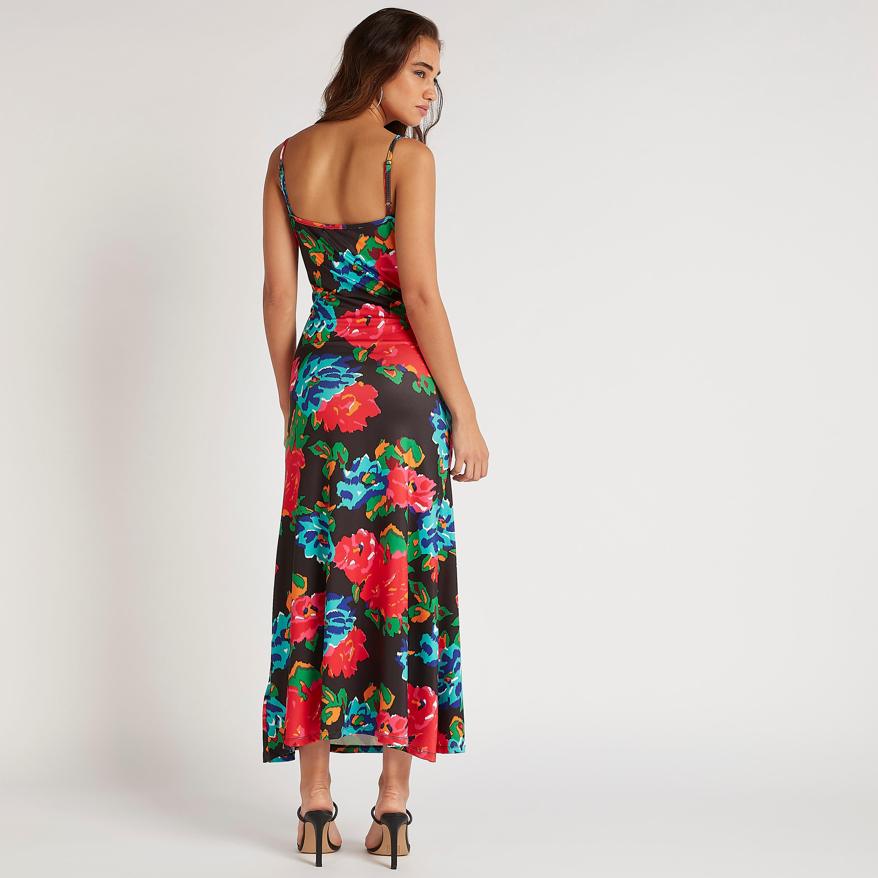 فستان إيه لاين طويل بطبعات أزهار وحمّالات كتف من تو إكستريمز-women-clothing-dresses-image-4
