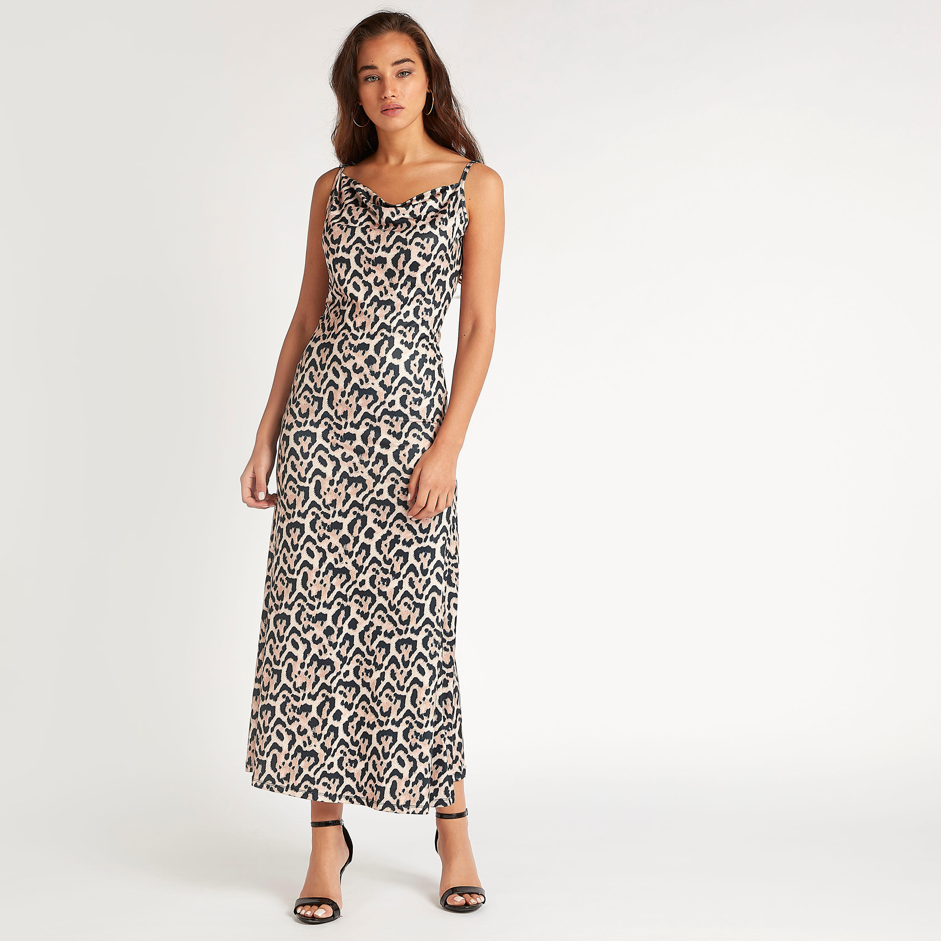 فستان إيه لاين طويل بطبعات أزهار وحمّالات كتف من تو إكستريمز-women-clothing-dresses-image-1