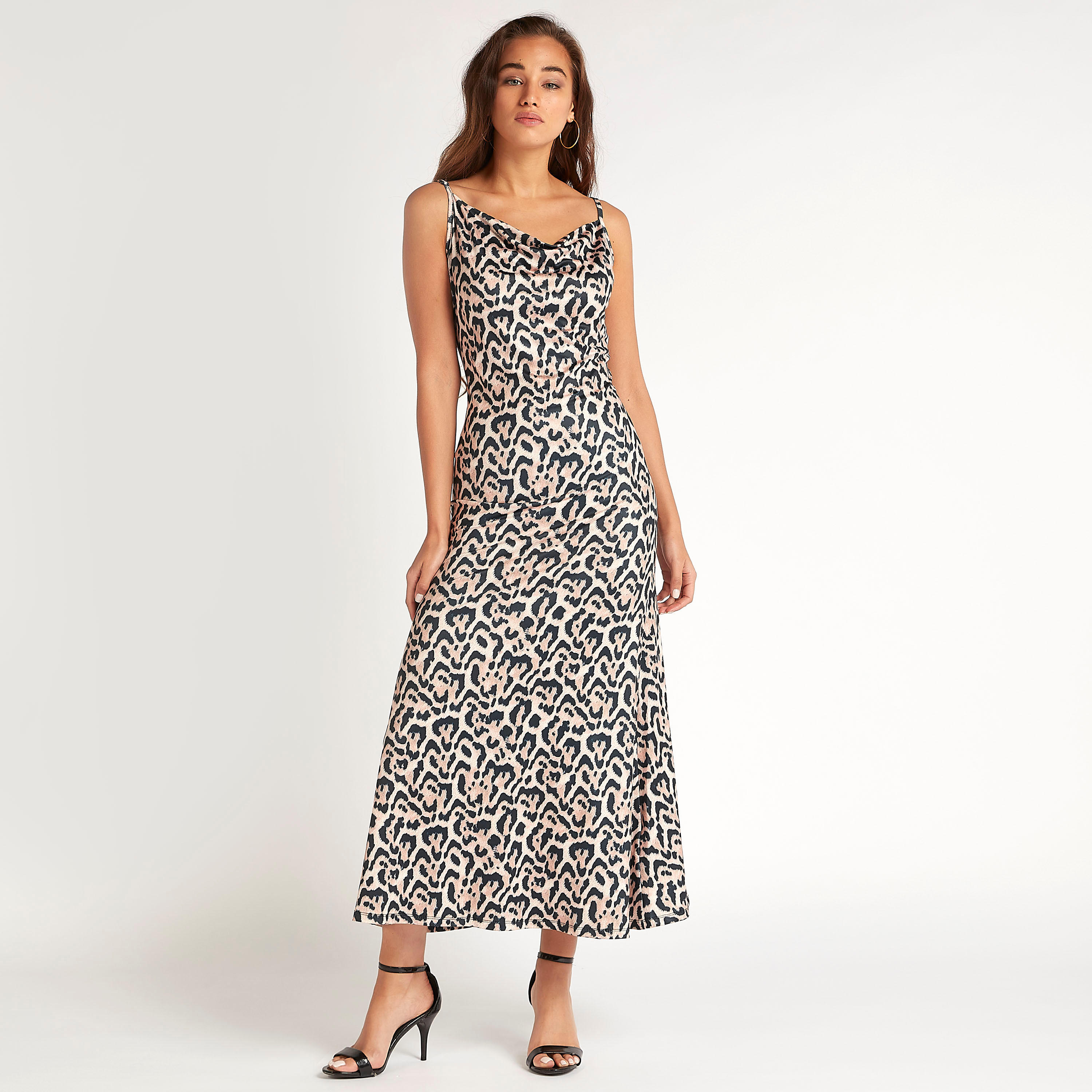 فستان إيه لاين طويل بطبعات أزهار وحمّالات كتف من تو إكستريمز-women-clothing-dresses-image-2