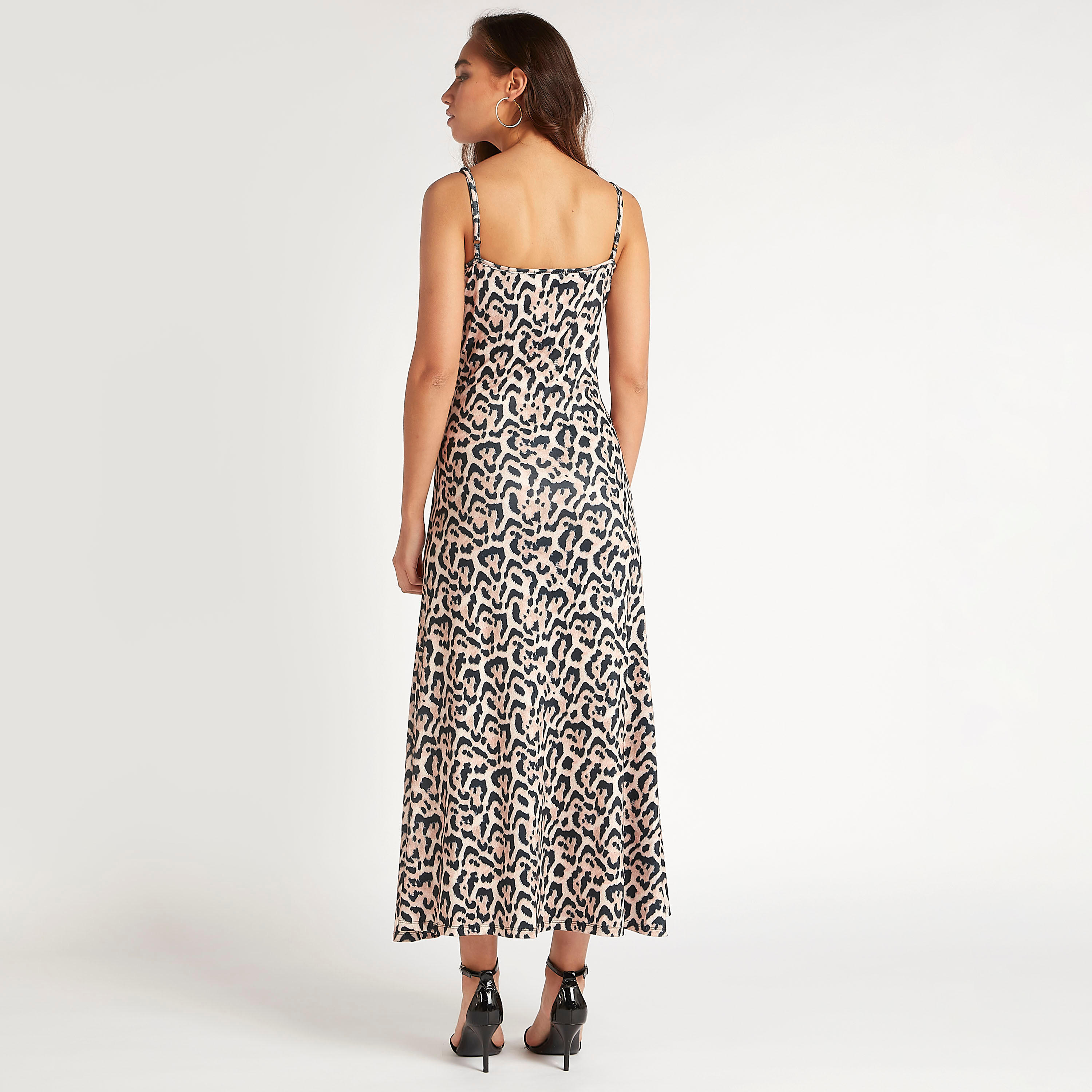 فستان إيه لاين طويل بطبعات أزهار وحمّالات كتف من تو إكستريمز-women-clothing-dresses-image-4