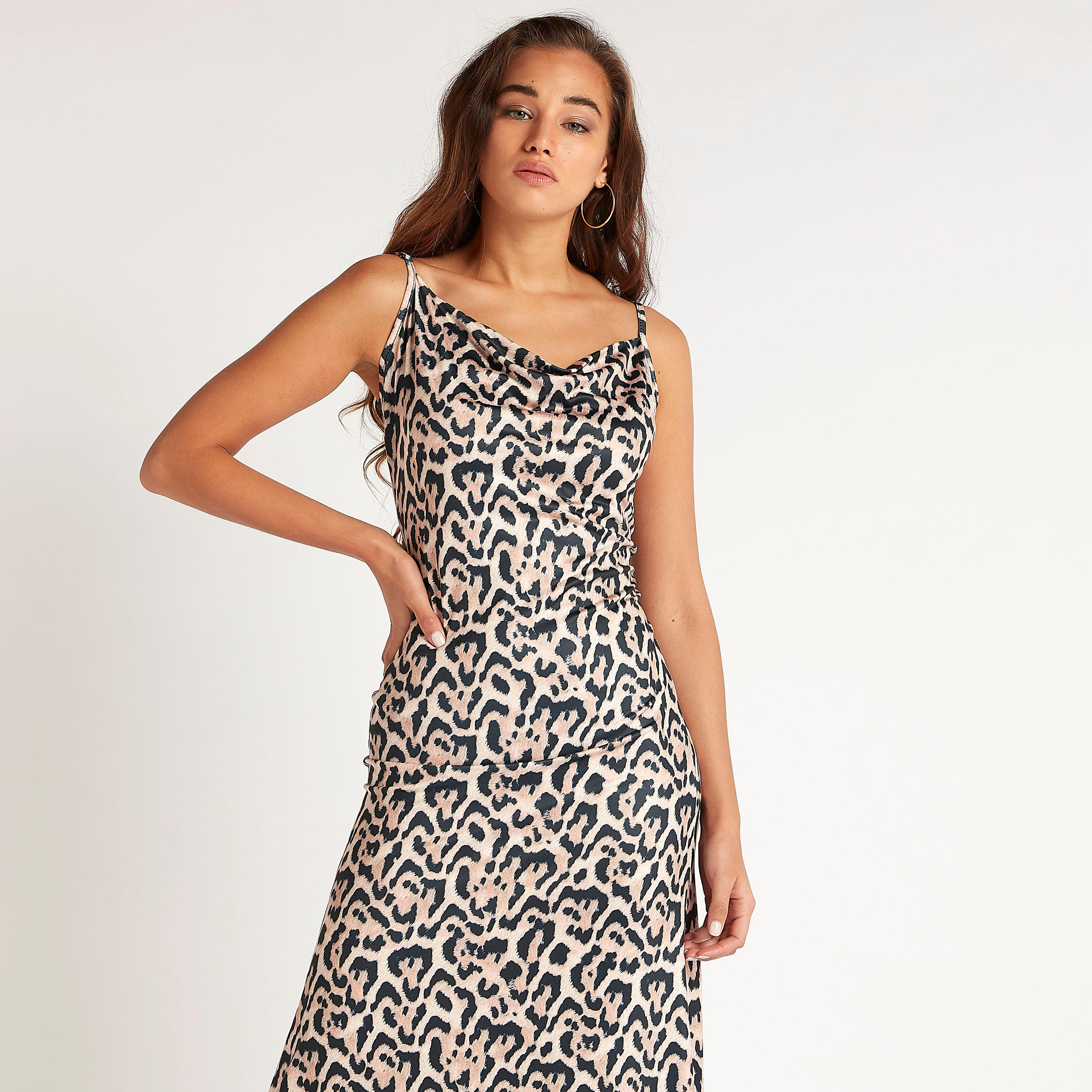 فستان إيه لاين طويل بطبعات أزهار وحمّالات كتف من تو إكستريمز-women-clothing-dresses-image-5