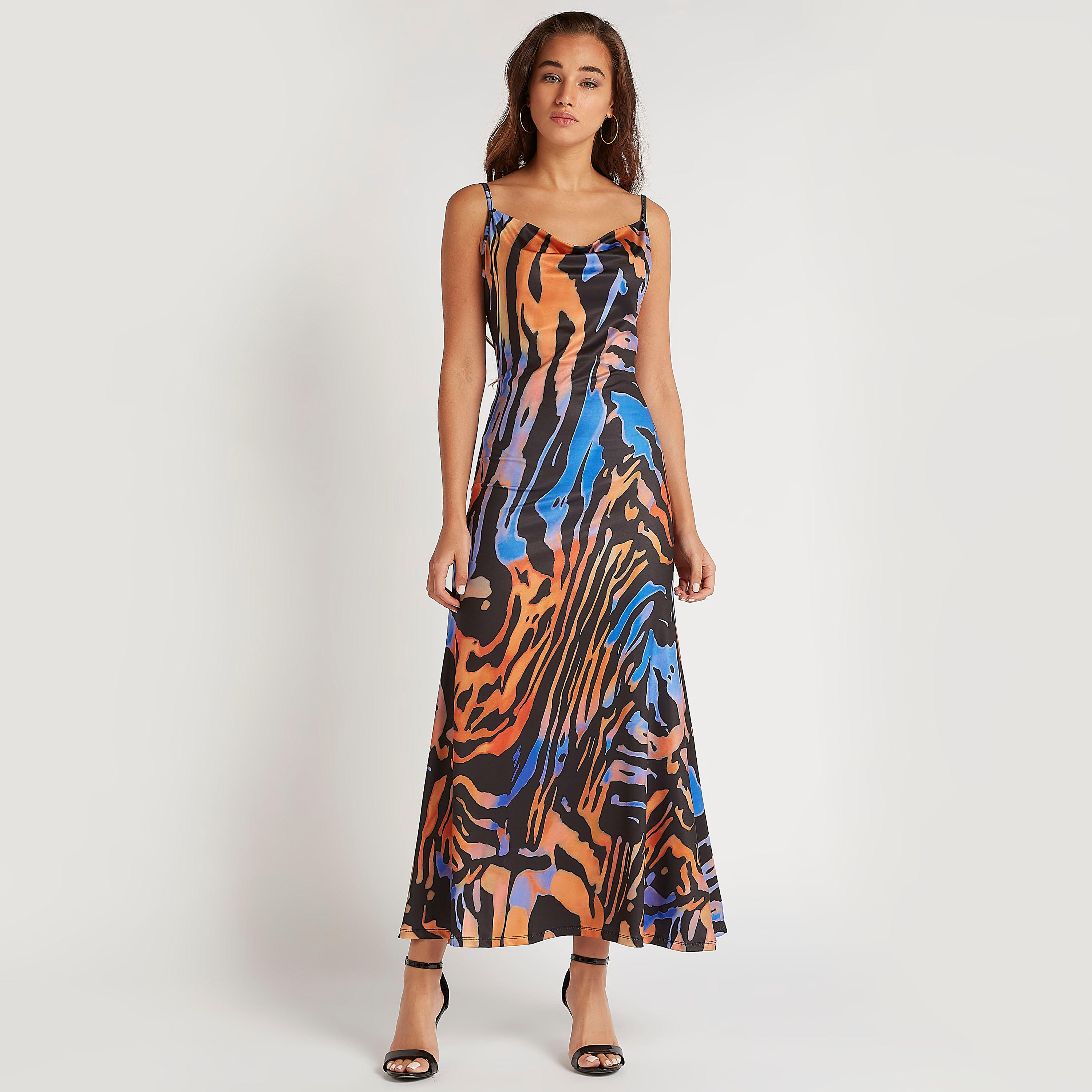 فستان طويل بطبعات وحمّالات رفيعة من تو إكستريمز-women-clothing-dresses-image-5