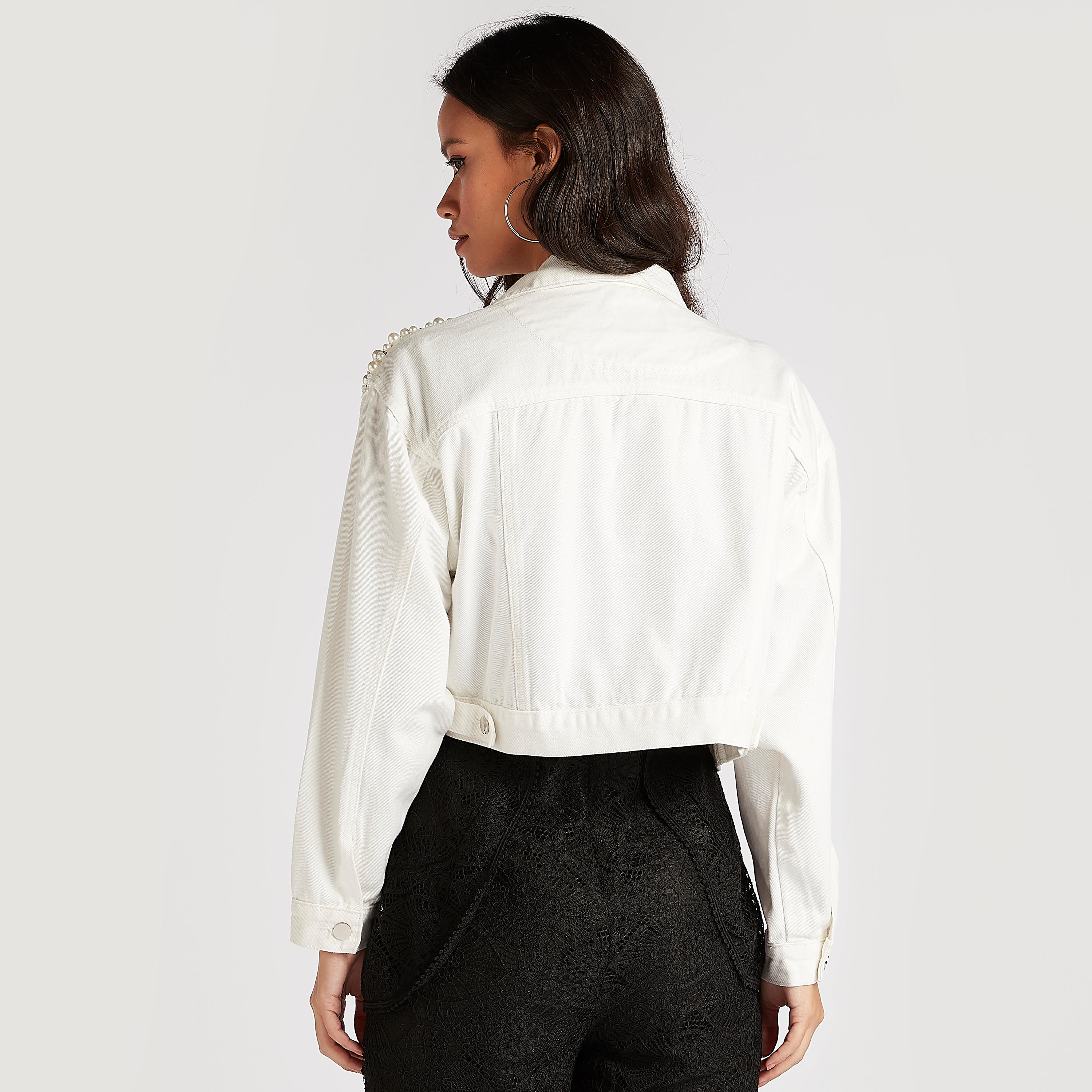 جاكيت دنيم مزيّن بجيوب بطيّة وأكمام طويلة من تو إكستريمز-women-winterwear-coatsandjackets-jackets-image-4