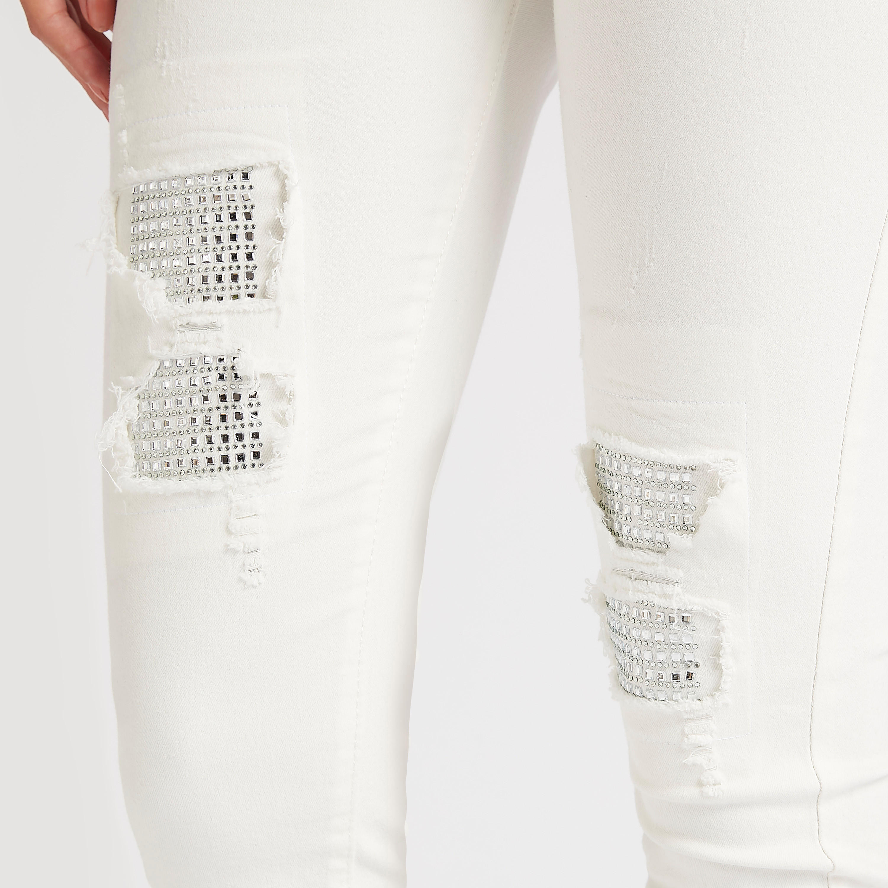 بنطلون جينز مضلّع سكيني فيت بخصر متوسّط الارتفاع وزر إغلاق من تو إكستريمز-women-clothing-bottoms-jeans-image-3