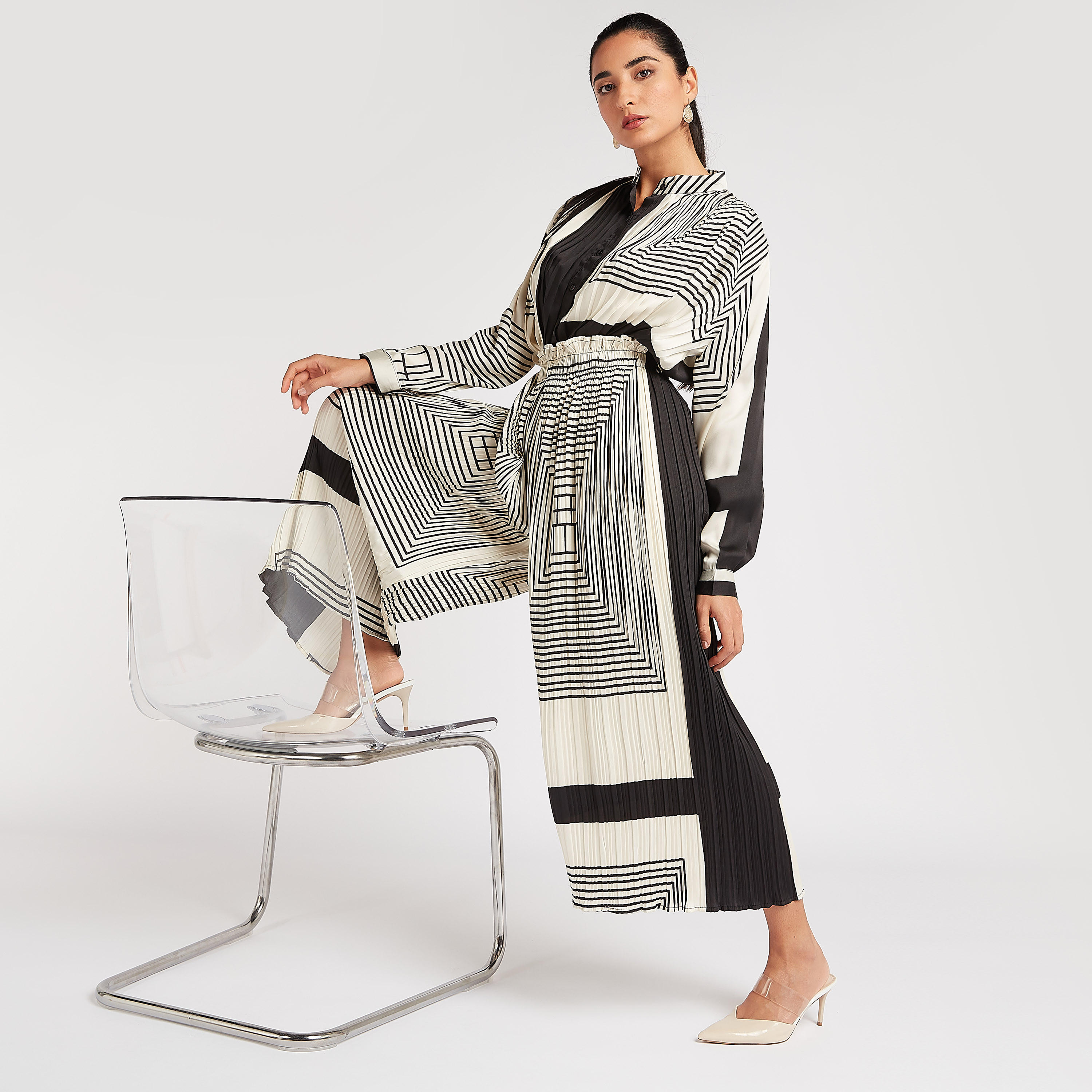 بنطلون بالازو بكُسرات وخصر مطاطي وطبعات من توإكستريمز-women-clothing-bottoms-trousers-image-2