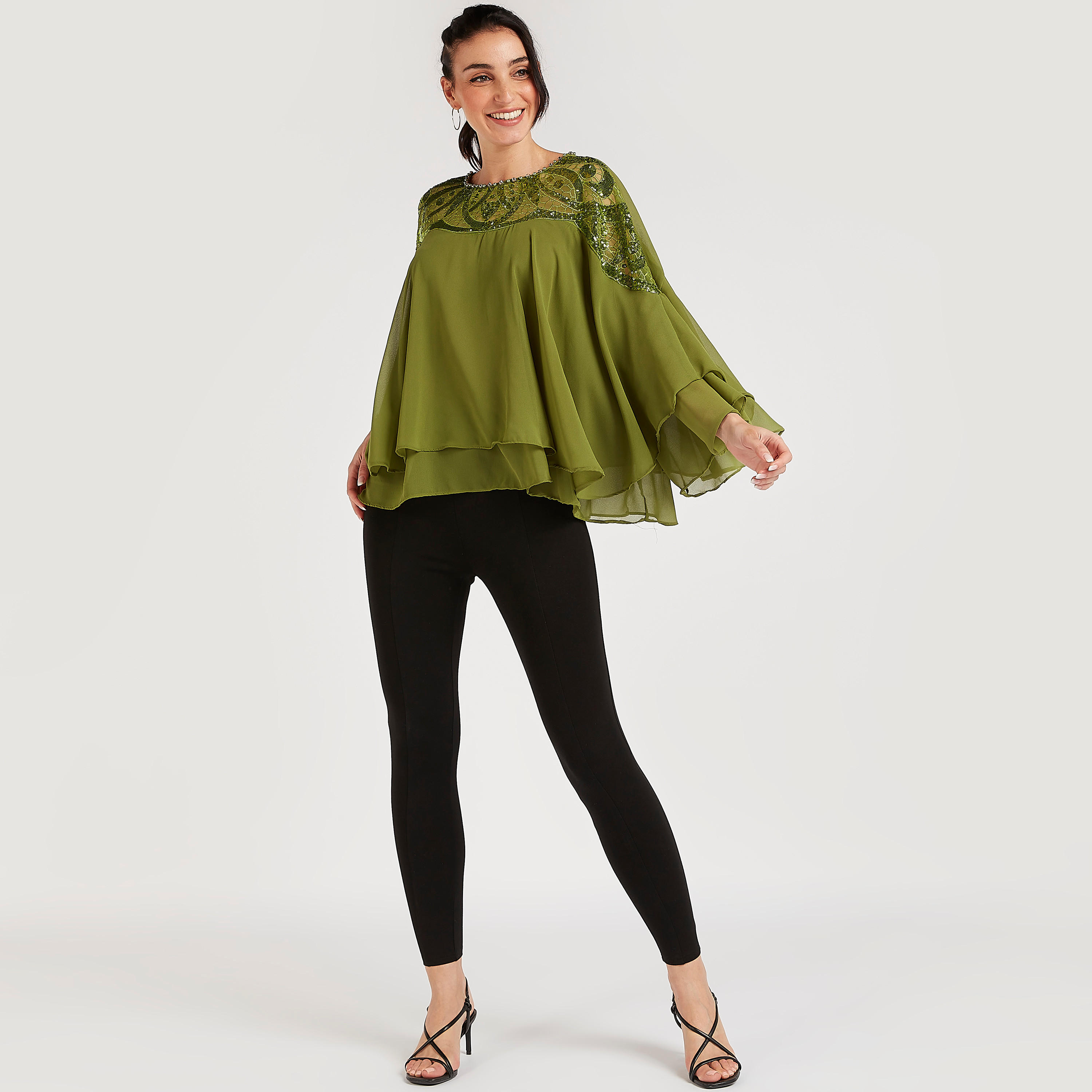 بلوزة يوكي مزيّنة بأكمام واسعة وياقة ضيّقة-women-clothing-shirtsandblouses-blouses-image-2