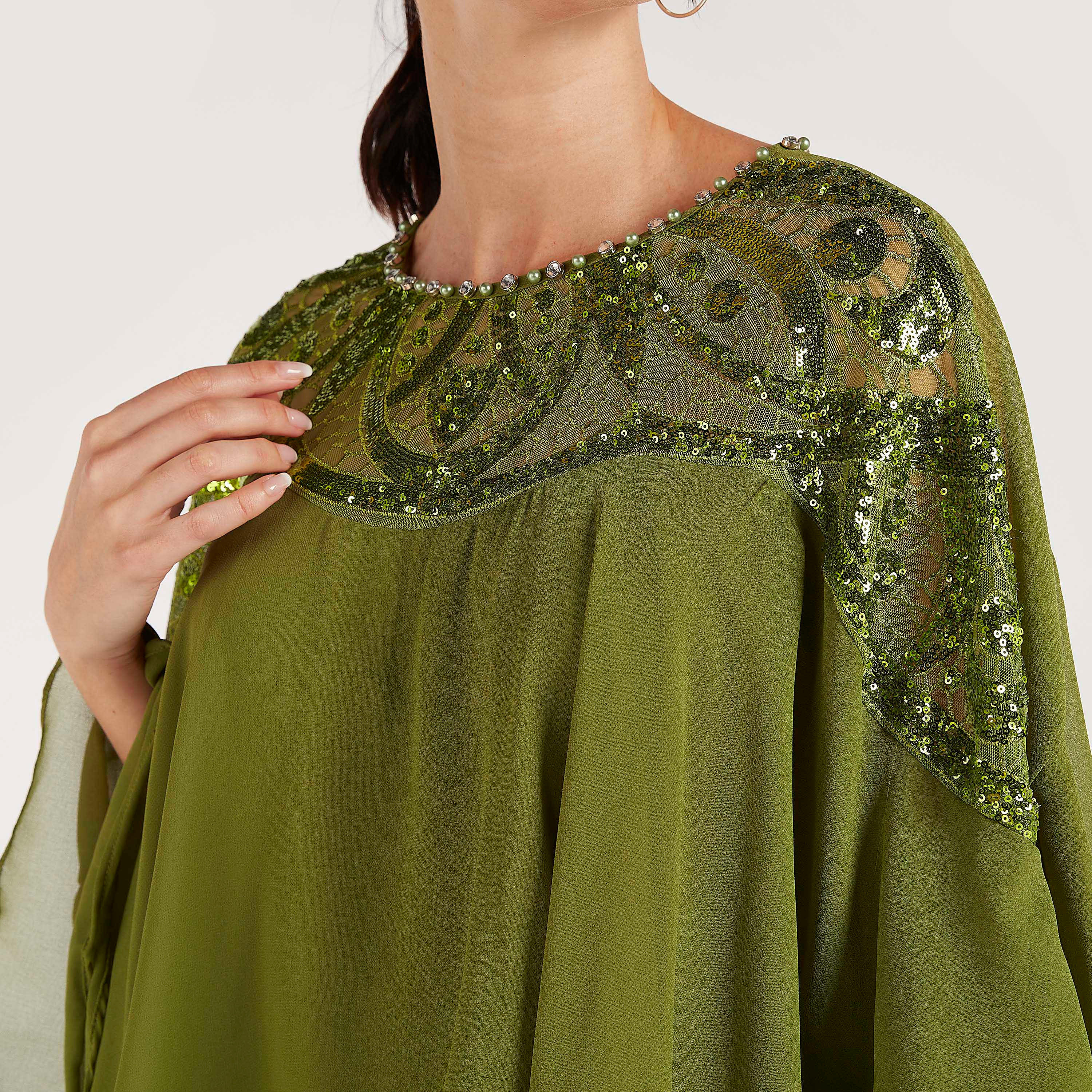 بلوزة يوكي مزيّنة بأكمام واسعة وياقة ضيّقة-women-clothing-shirtsandblouses-blouses-image-3