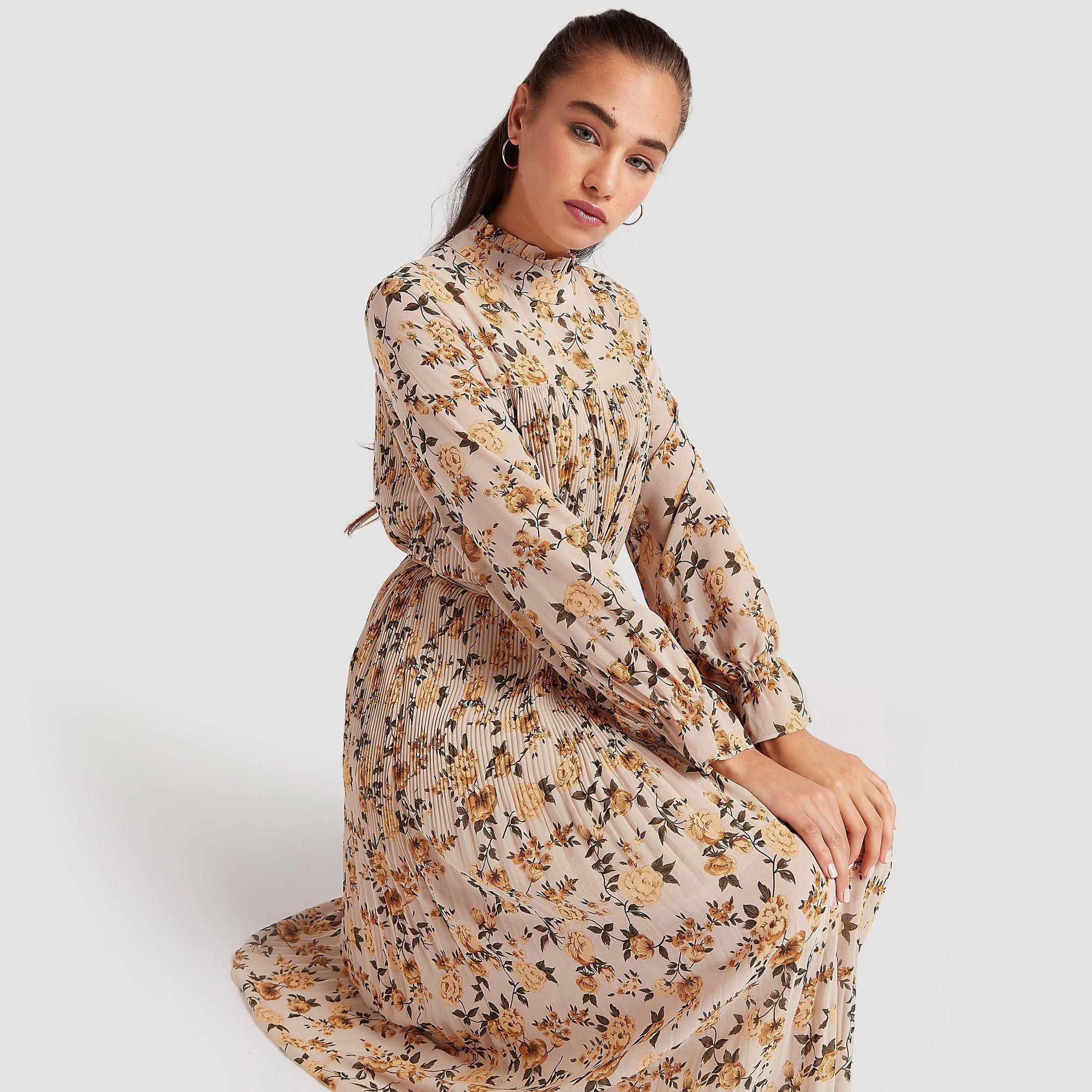 فستان ميدي بطبعات أزهار وياقة بكشكشة وحزام رباط من تو إكستريمز-women-clothing-dresses-image-5