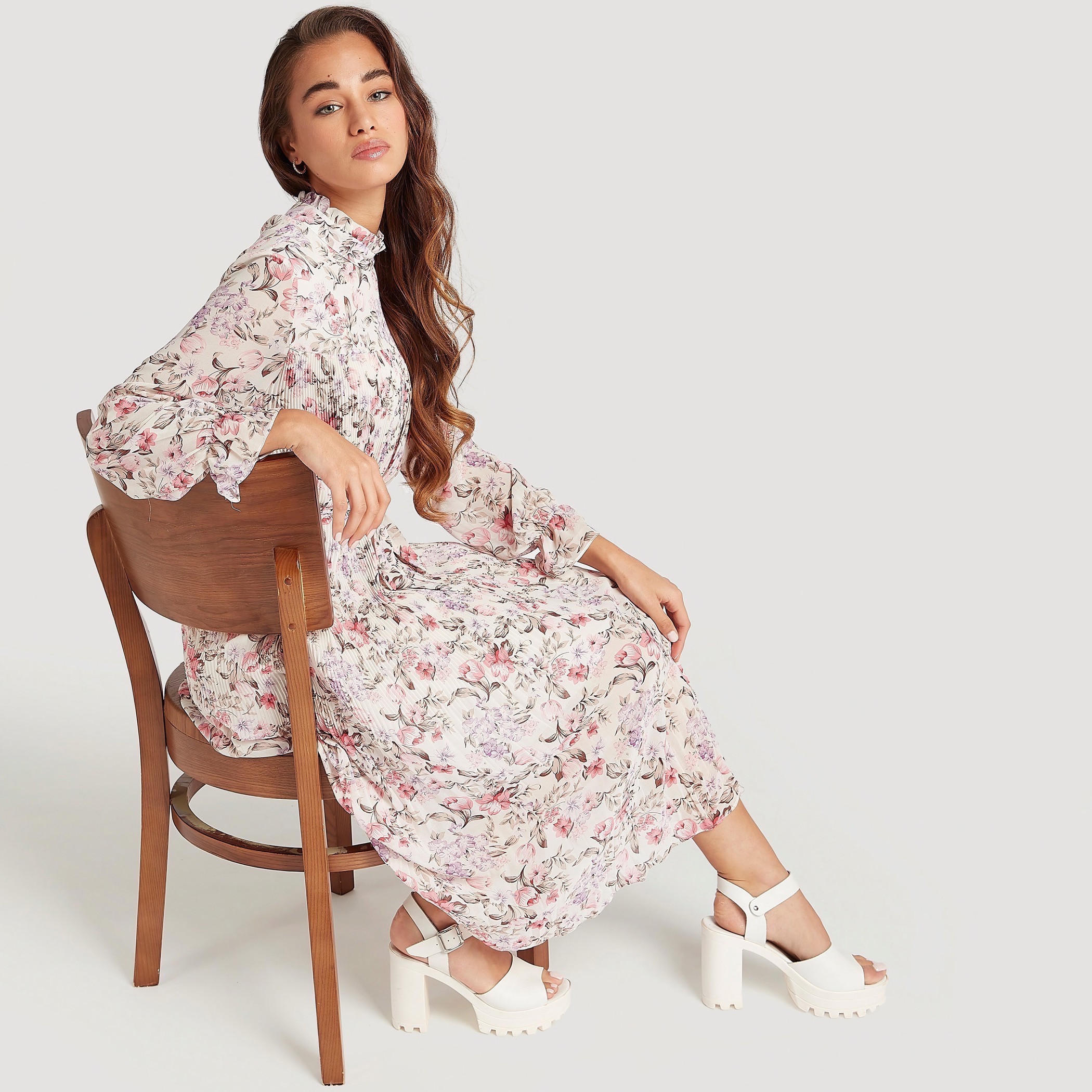فستان ميدي إيه لاين بطبعات أزهار وياقة بكشكشة من تو إكستريمز-women-clothing-dresses-image-2