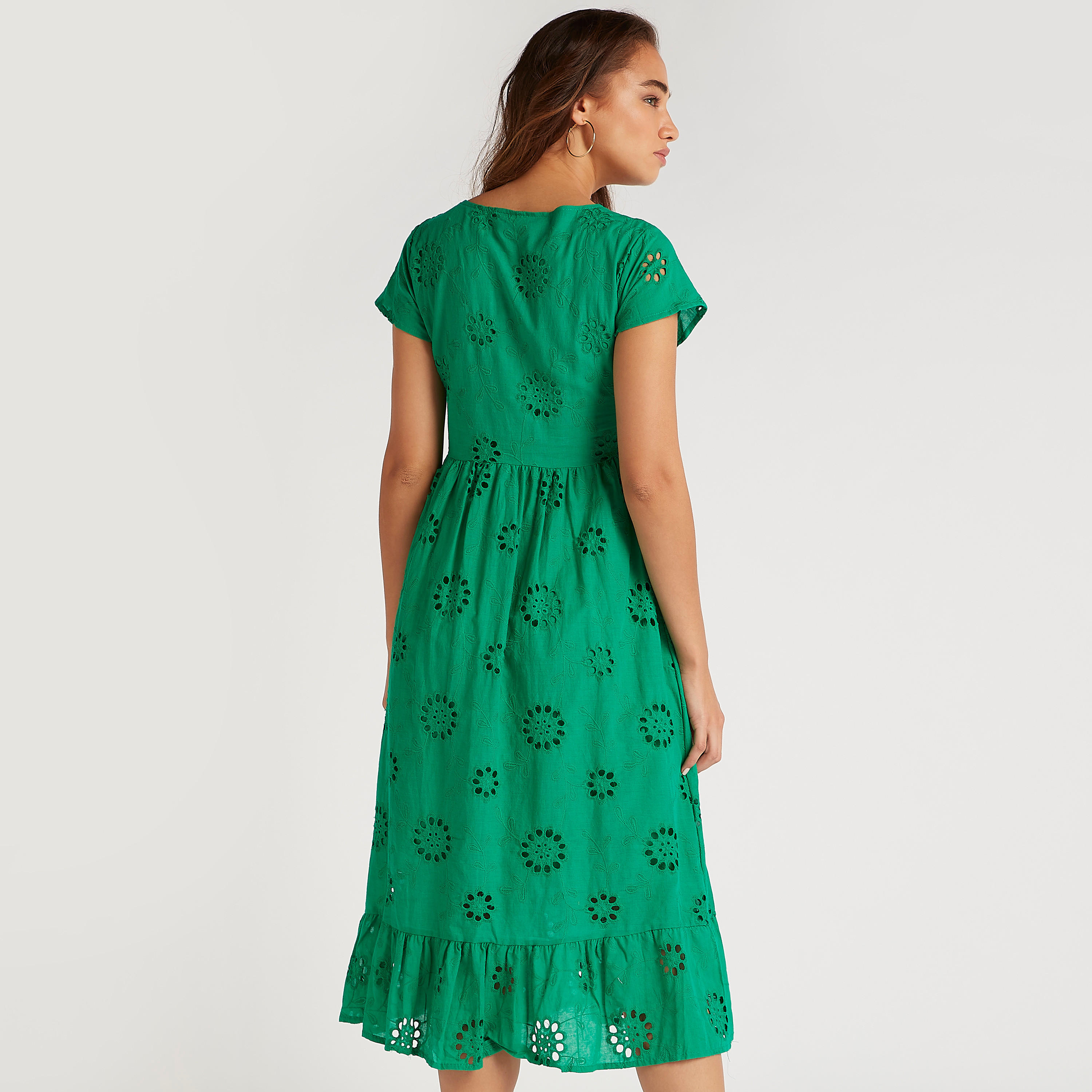 فستان دانتيل إيه لاين ميدي بأكمام قصيرة وياقة v من تو إكستريمز-women-clothing-dresses-image-4
