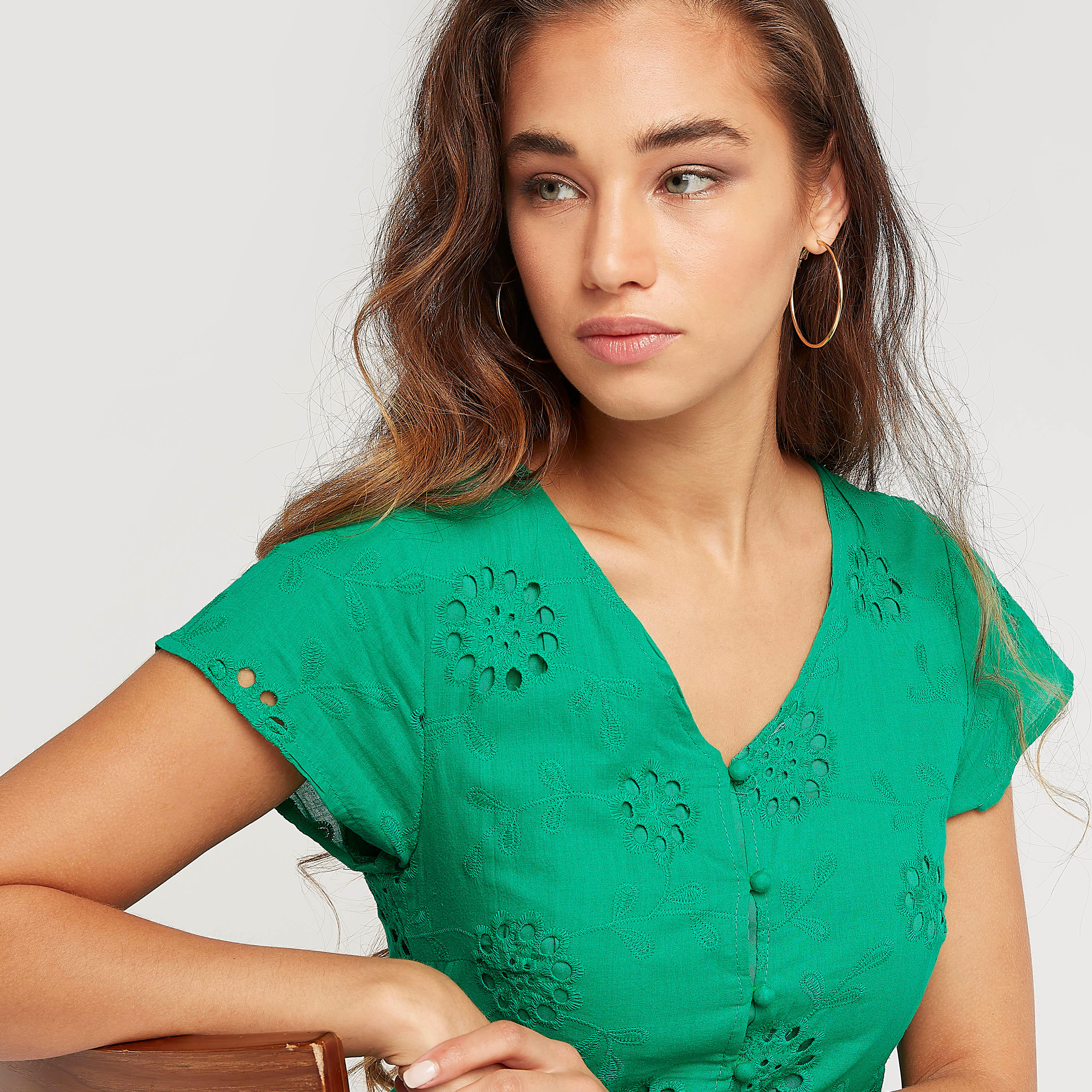 فستان دانتيل إيه لاين ميدي بأكمام قصيرة وياقة v من تو إكستريمز-women-clothing-dresses-image-6