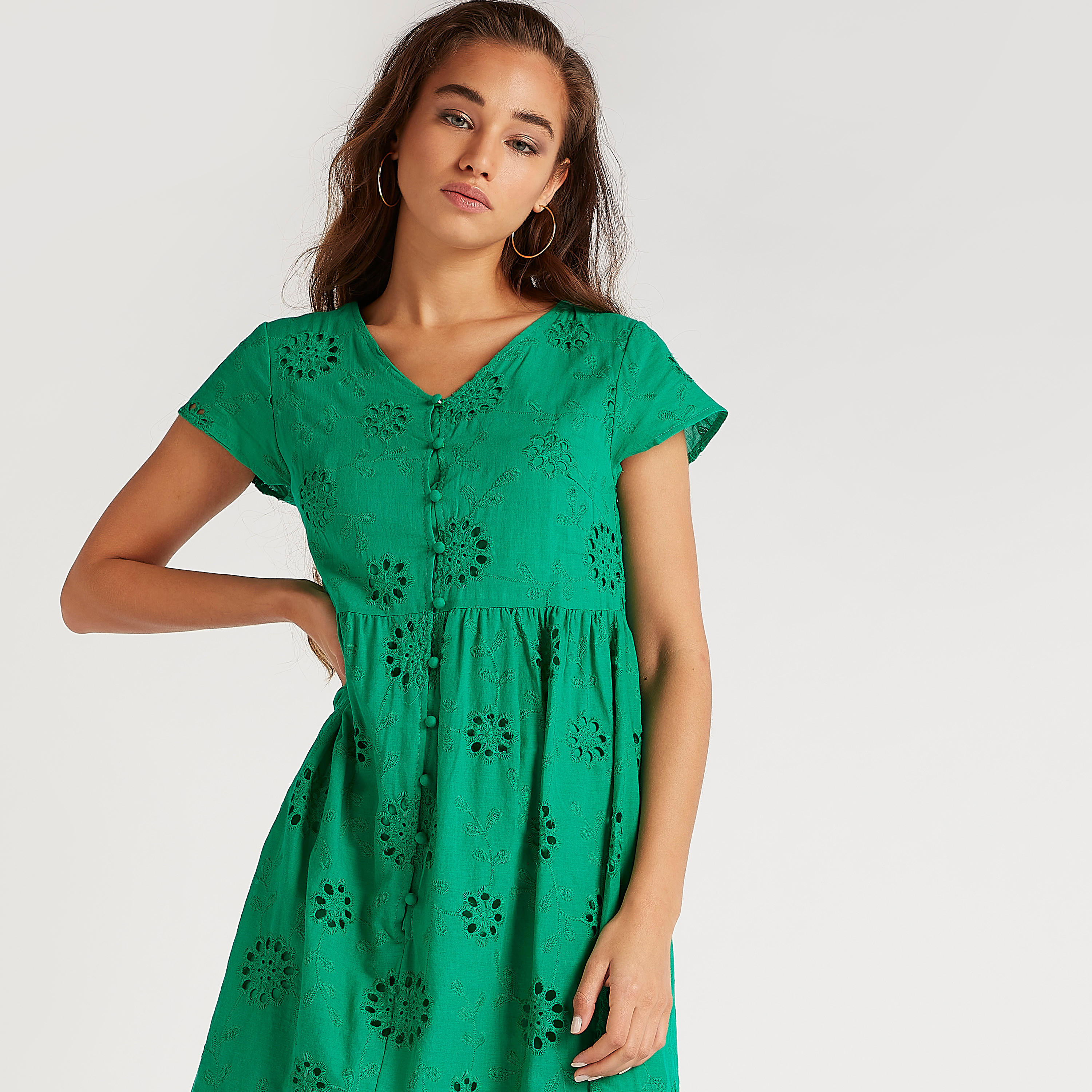 فستان دانتيل إيه لاين ميدي بأكمام قصيرة وياقة v من تو إكستريمز-women-clothing-dresses-image-7