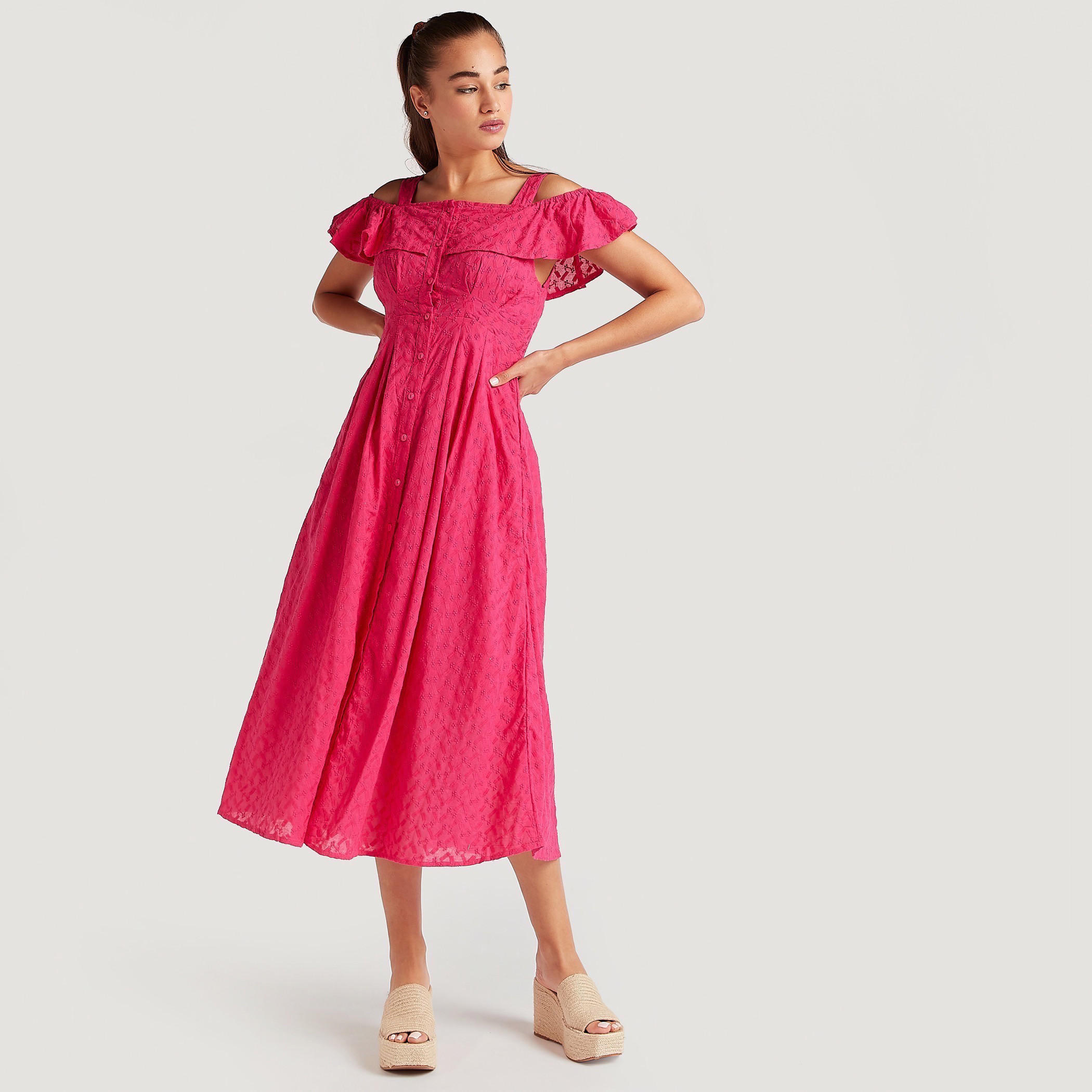 فستان إيه لاين ميدي دانتيل بحمّالات رفيعة من تو إكستريمز-women-clothing-dresses-image-2
