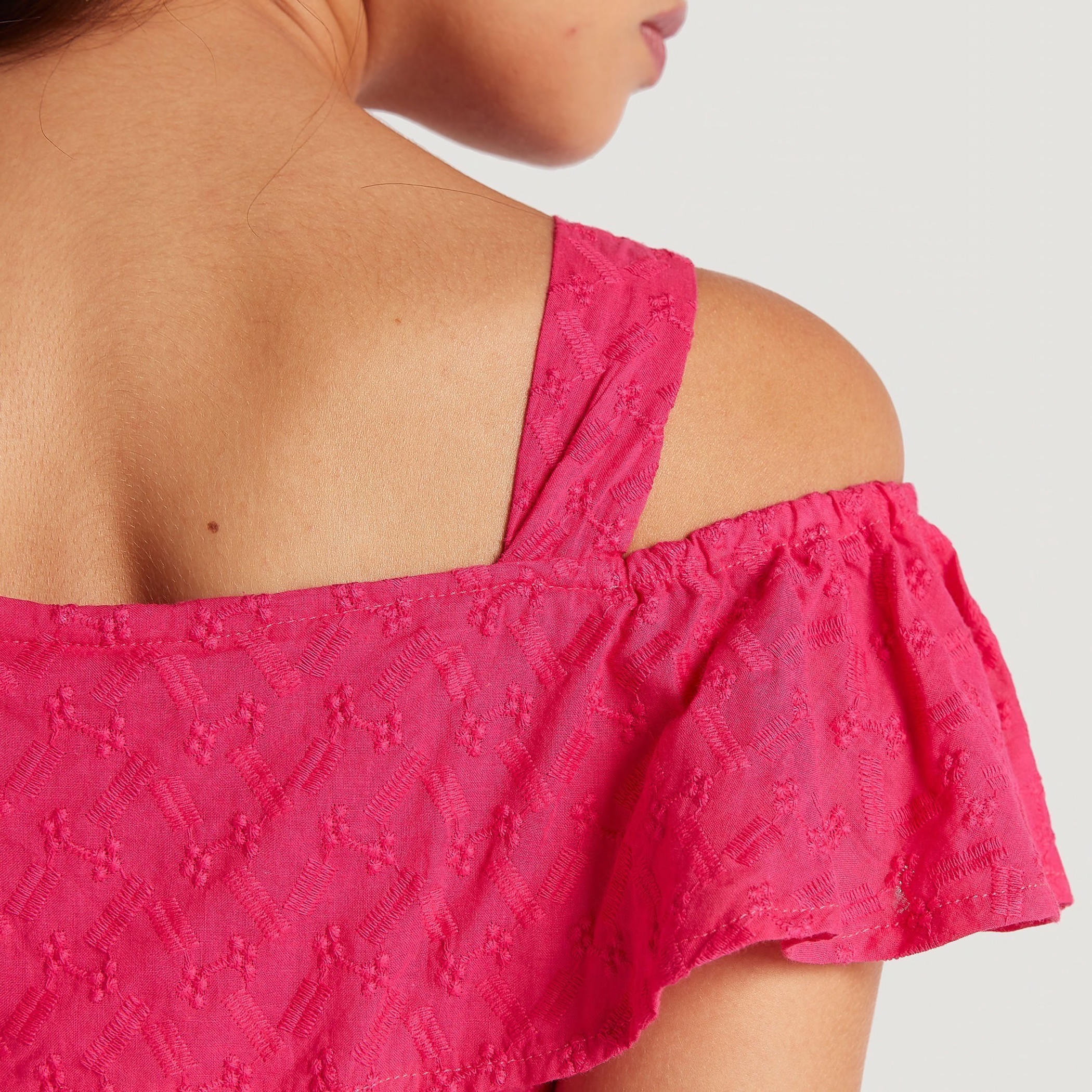 فستان إيه لاين ميدي دانتيل بحمّالات رفيعة من تو إكستريمز-women-clothing-dresses-image-6