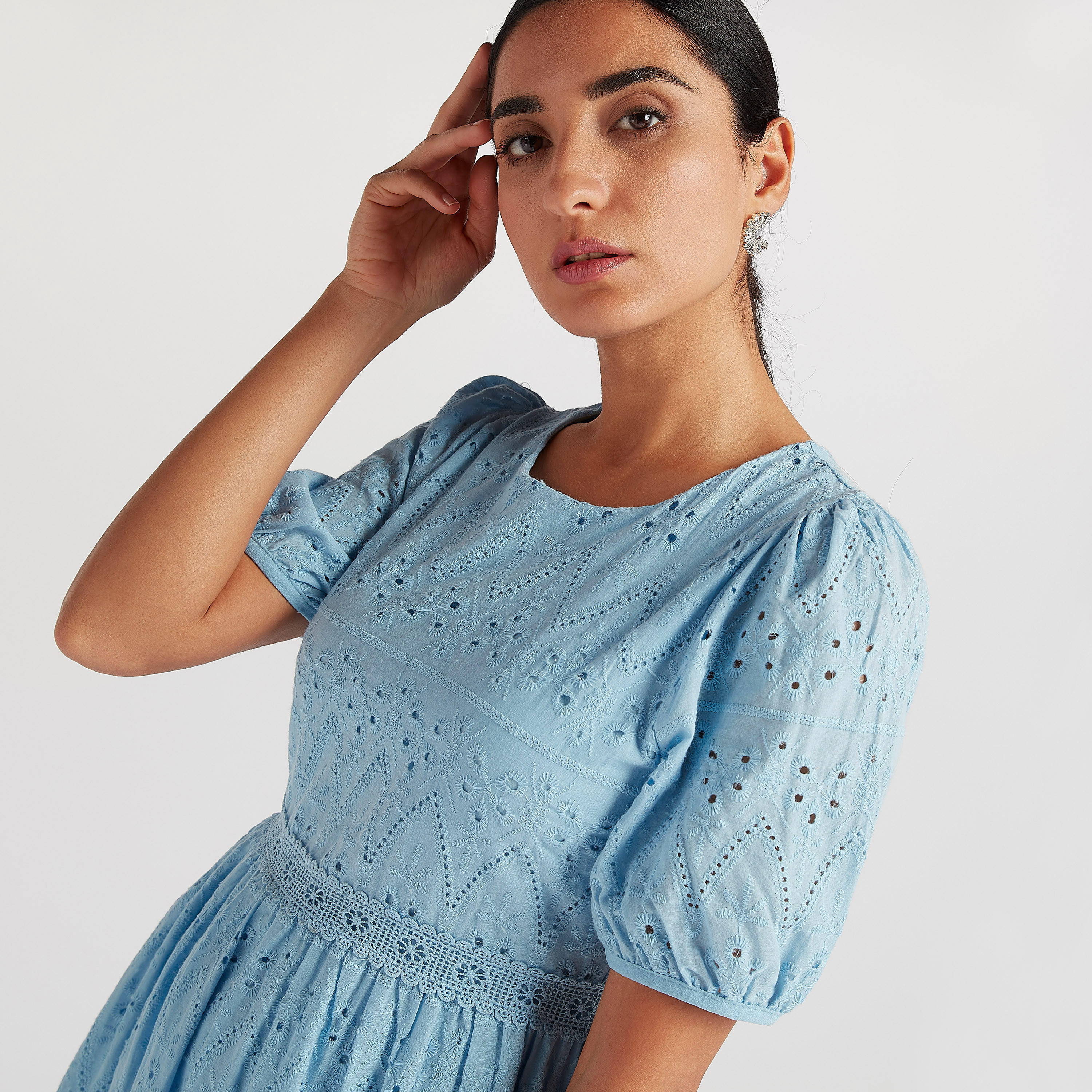 فستان دانتيل ميدي إيه لاين بأكمام منفوخة من تو إكستريمز-women-clothing-dresses-image-2