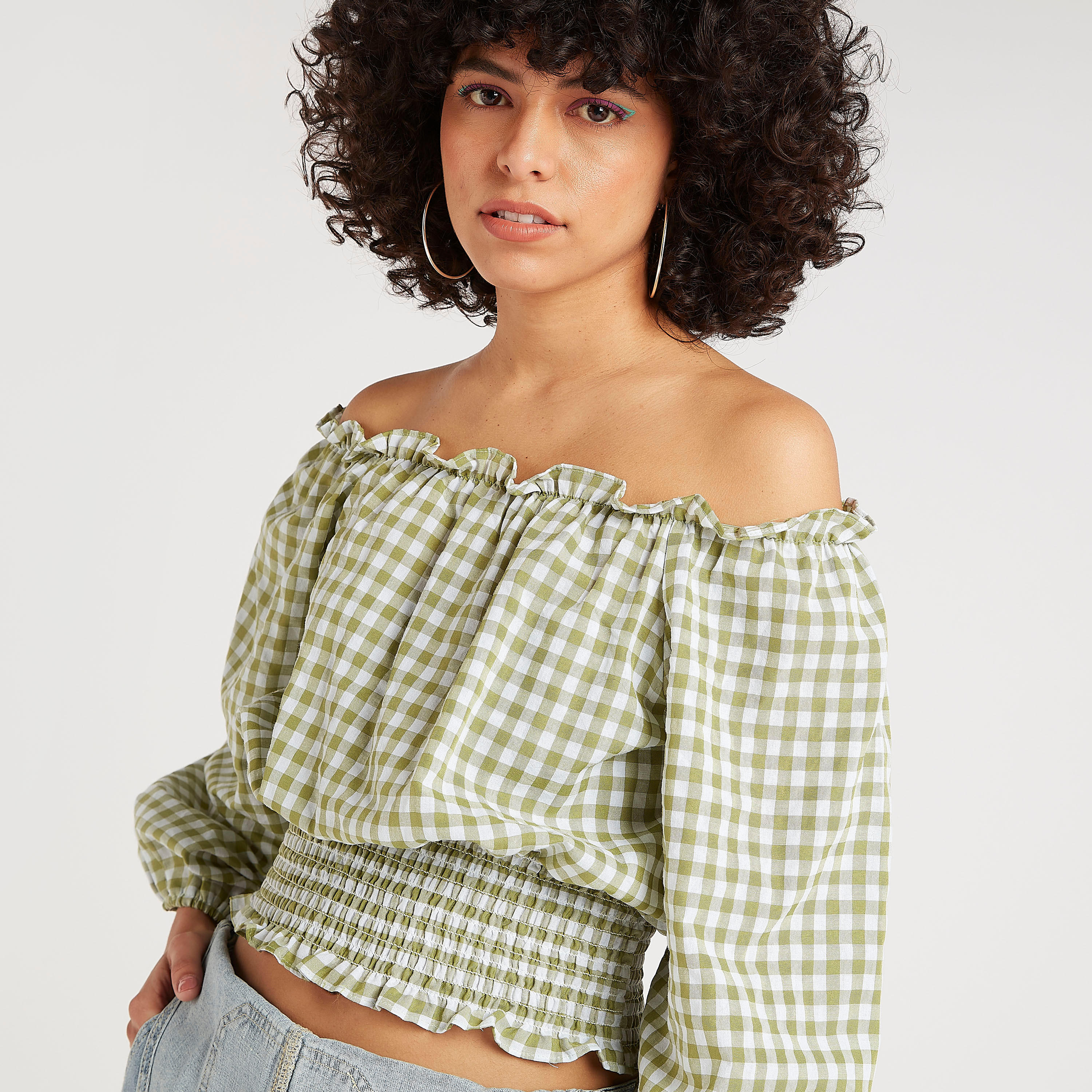 بلوزة قصيرة كاروهات بأكمام طويلة وأطراف مطرّزة من تو إكستريمز-women-clothing-shirtsandblouses-blouses-image-1