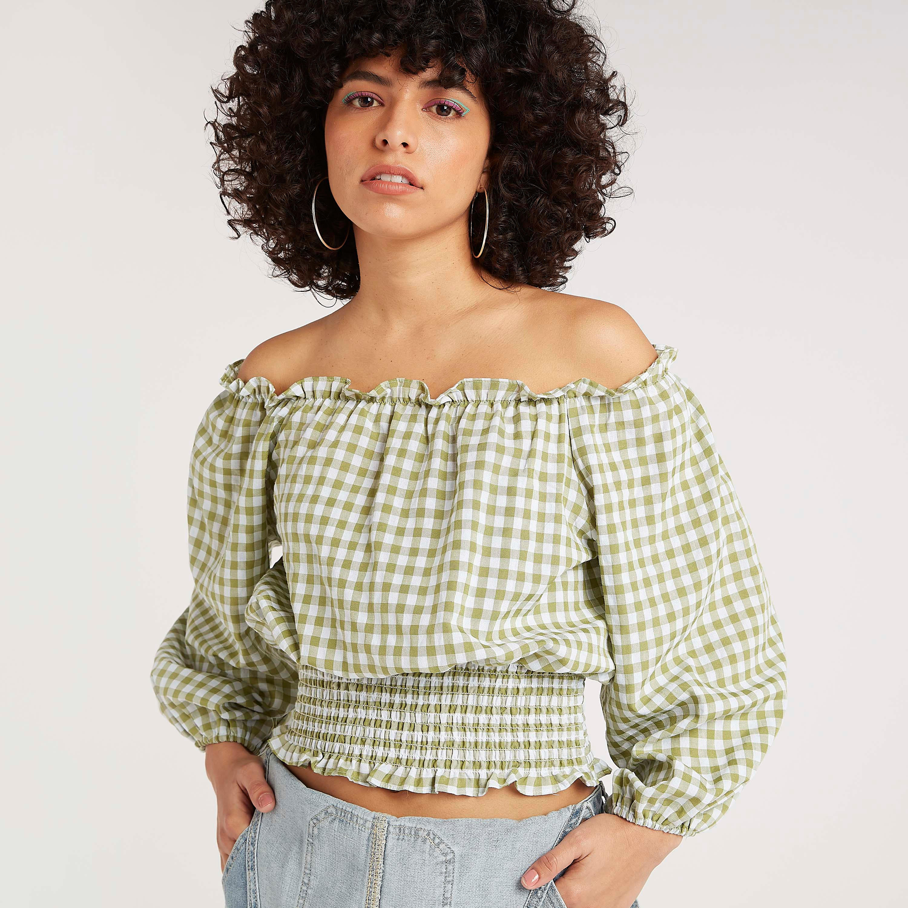 بلوزة قصيرة كاروهات بأكمام طويلة وأطراف مطرّزة من تو إكستريمز-women-clothing-shirtsandblouses-blouses-image-5