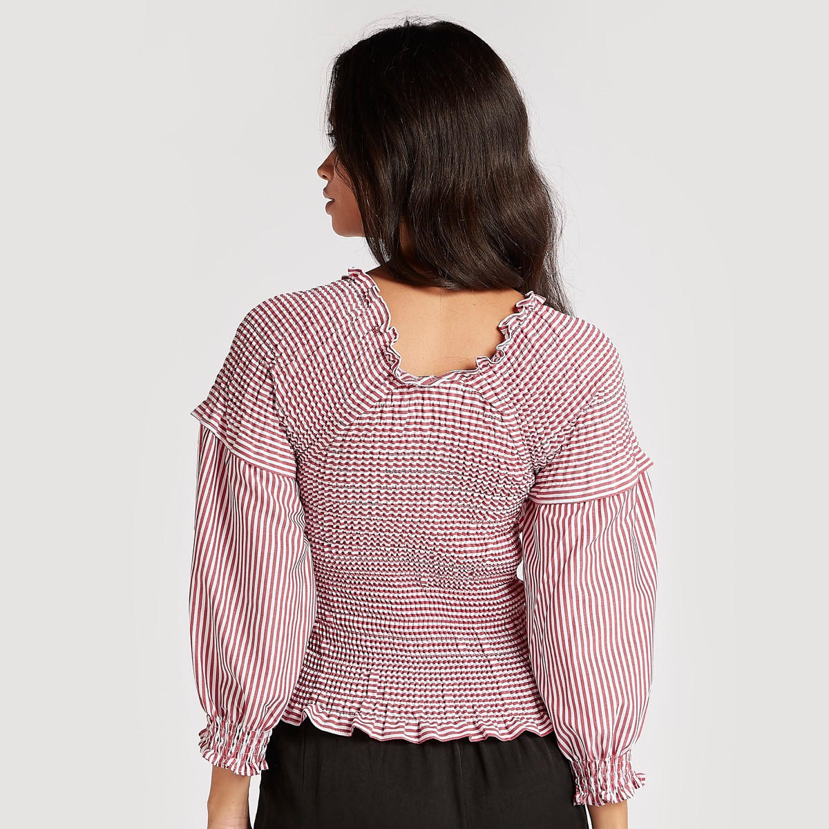 بلوزة قصيرة مخطّطة بياقة v وأكمام طويلة من تو إكستريمز-women-clothing-shirtsandblouses-blouses-image-4