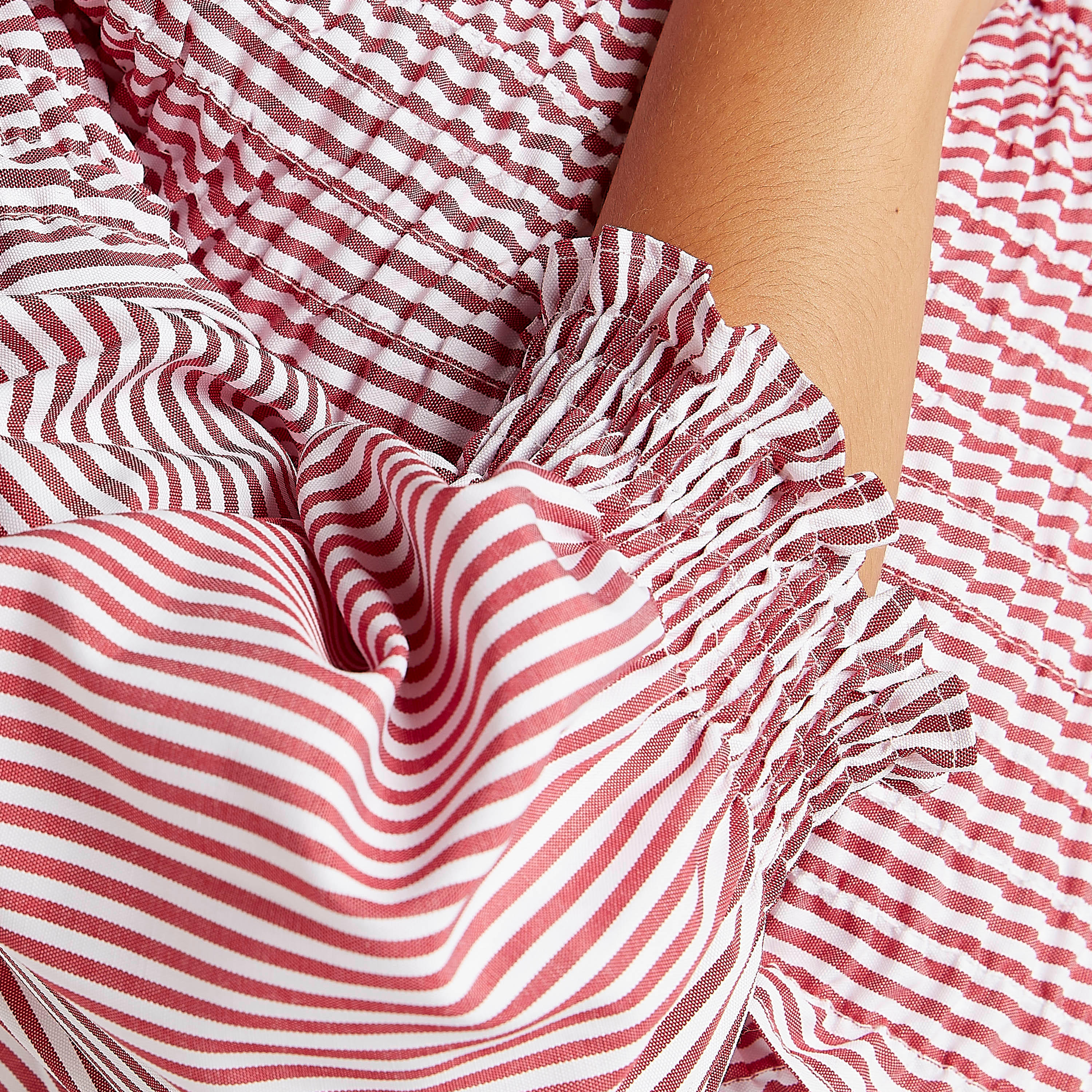 بلوزة قصيرة مخطّطة بياقة v وأكمام طويلة من تو إكستريمز-women-clothing-shirtsandblouses-blouses-image-5