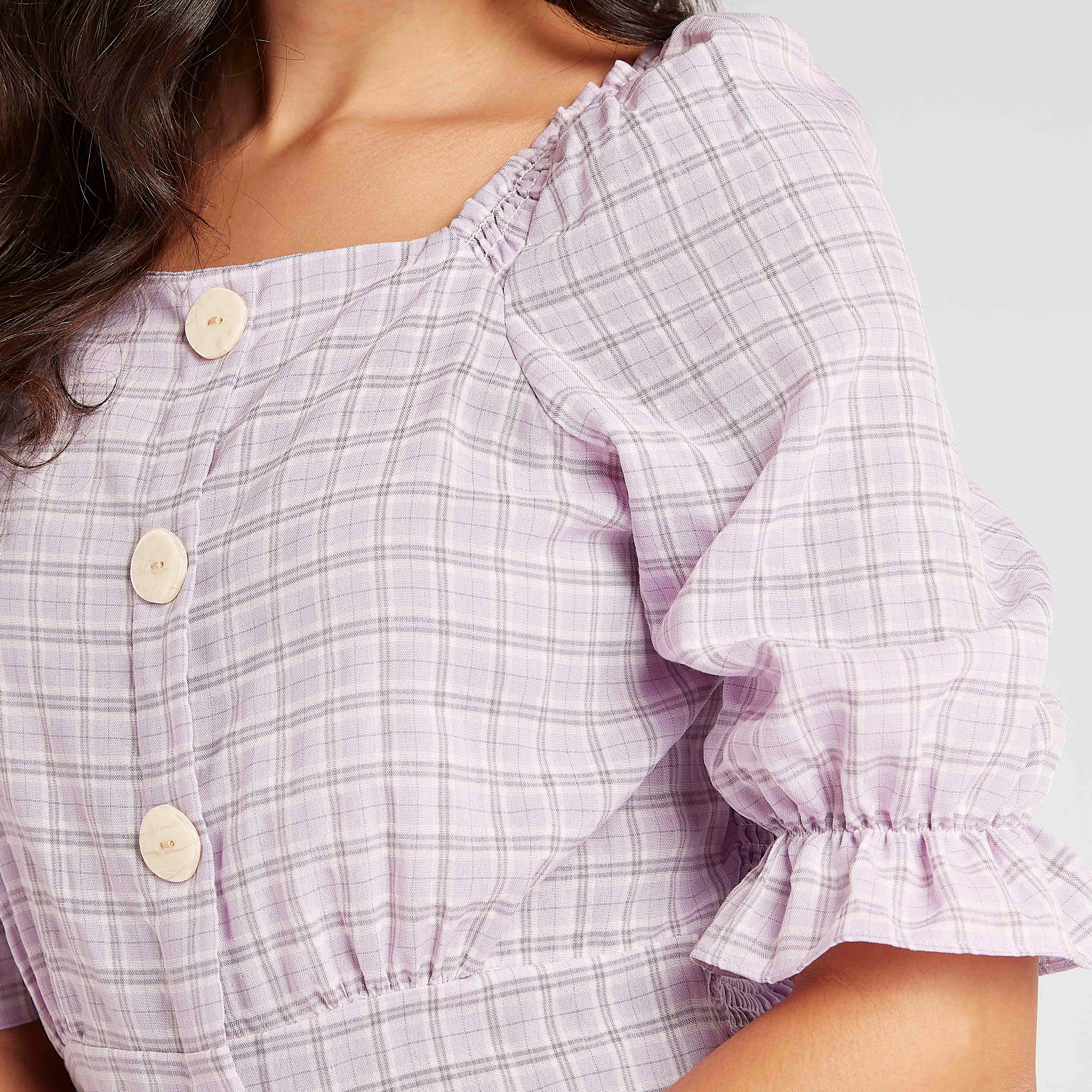 بلوزة كاروهات بياقة مربّعة وأكمام 3/4 من تو إكستريمز-women-clothing-shirtsandblouses-blouses-image-2