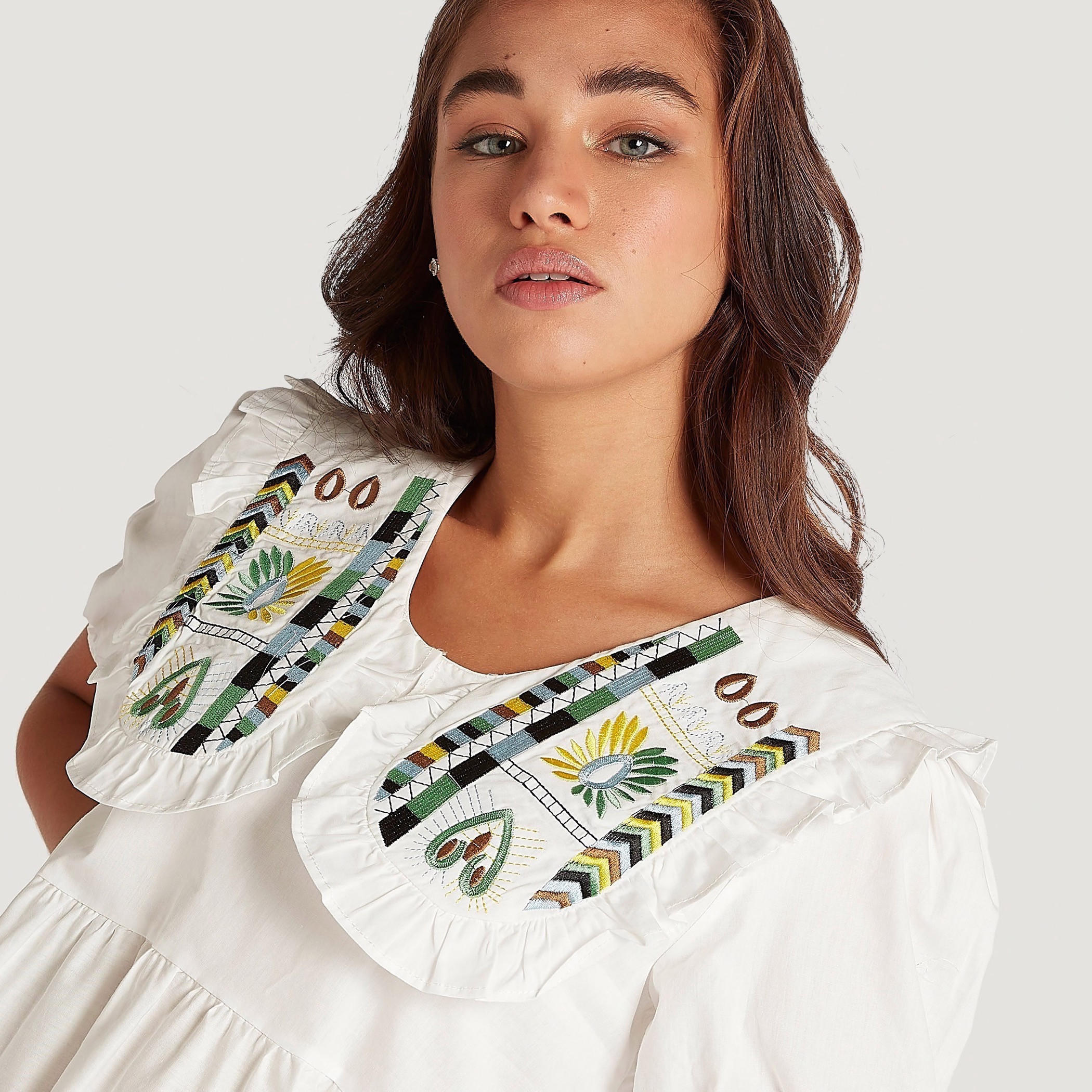 فستان مستدام قصير إيه لاين مطرّز بأكمام قصيرة منفوخة من تو إكستريمز-women-clothing-dresses-image-3