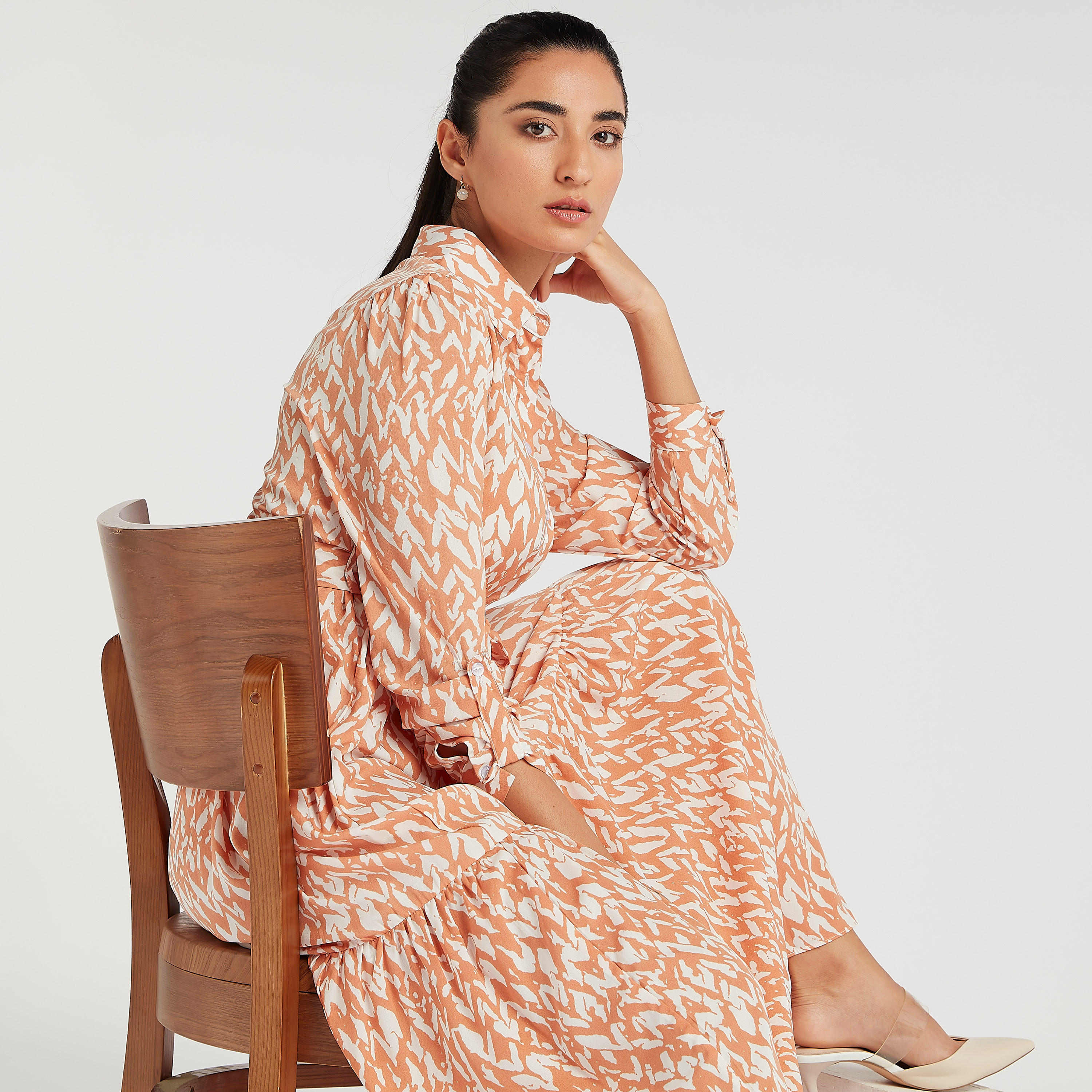 فستان إيه لاين ميدي بطبعات وخصر بحزام وزر إغلاق من تو إكستريمز-women-clothing-dresses-image-2