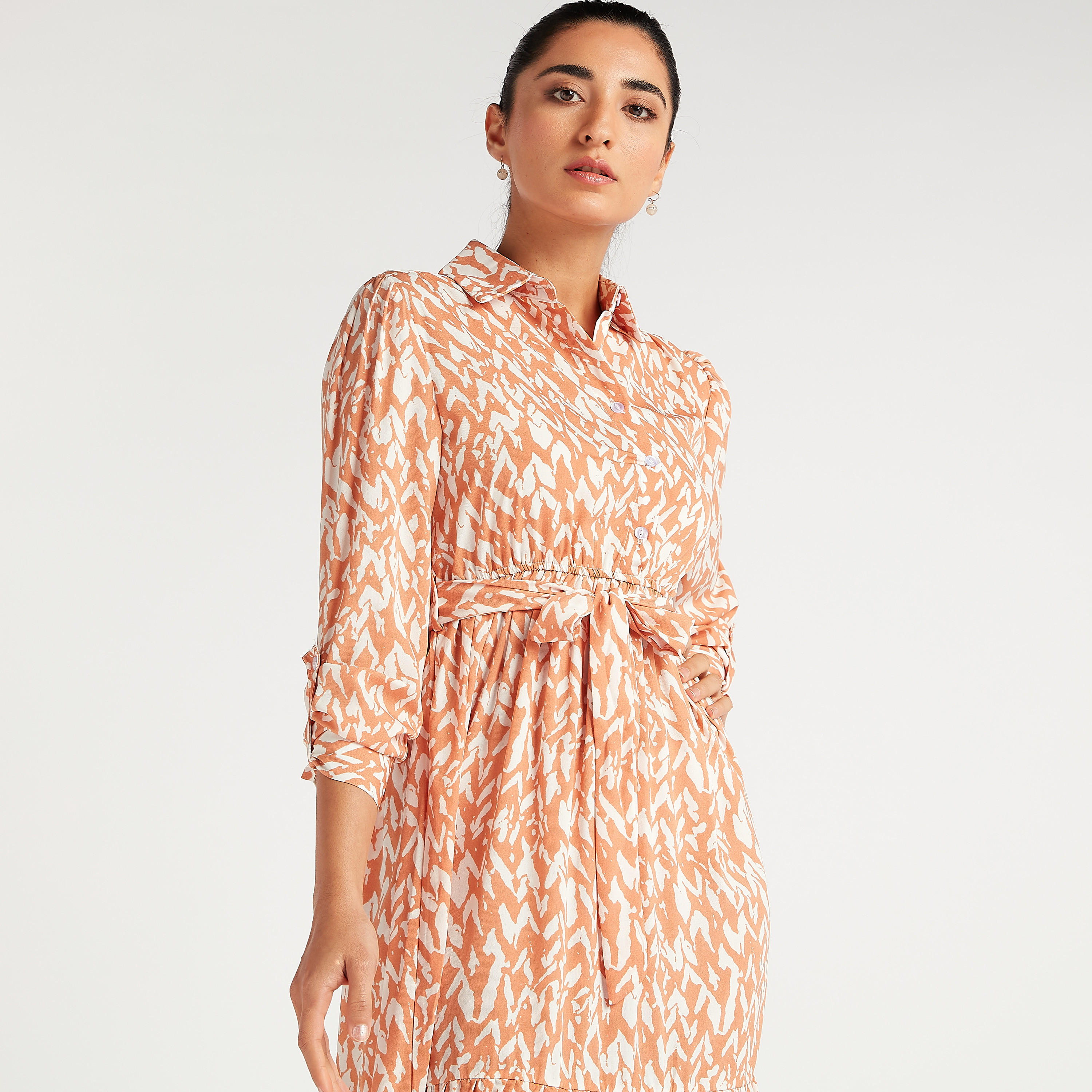 فستان إيه لاين ميدي بطبعات وخصر بحزام وزر إغلاق من تو إكستريمز-women-clothing-dresses-image-6