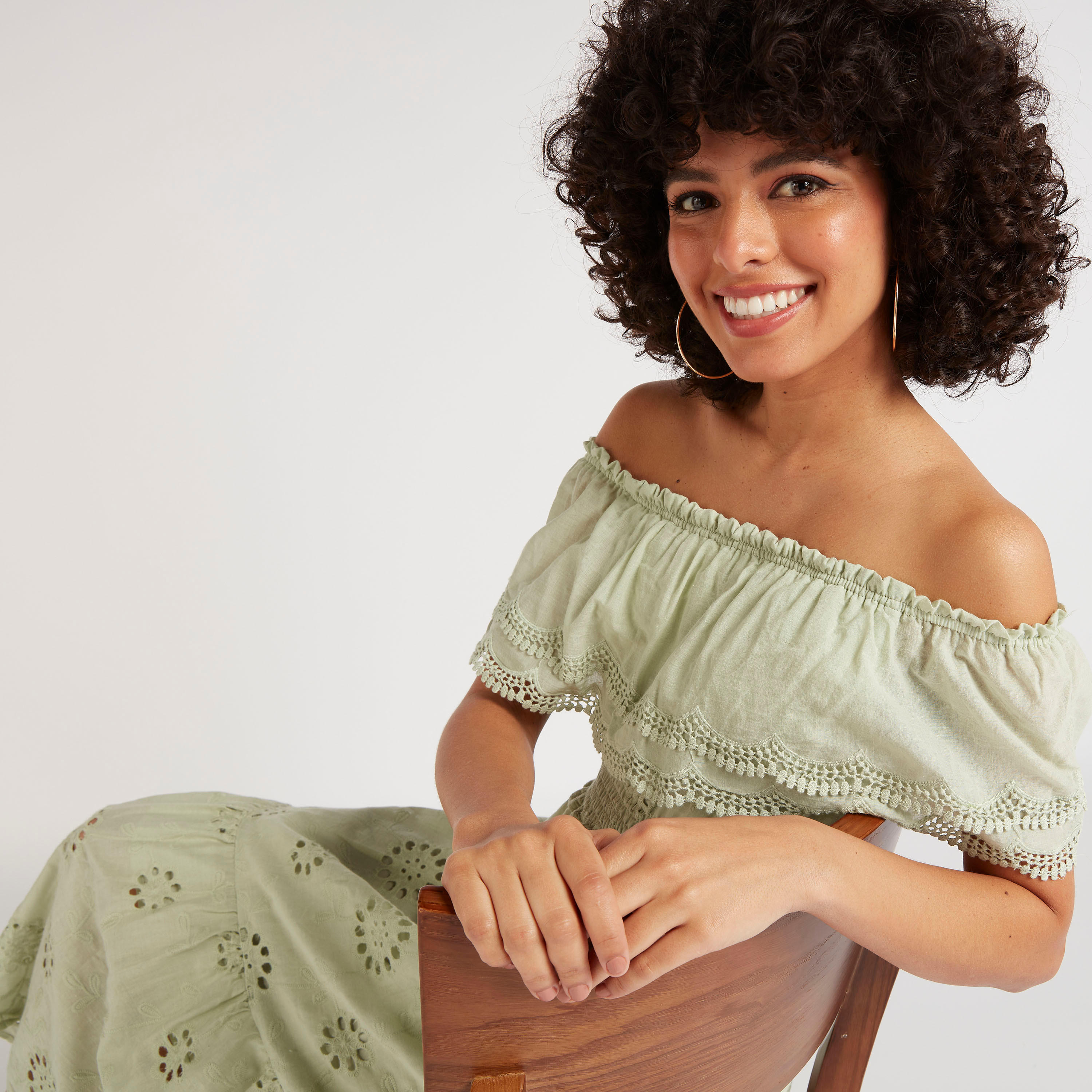فستان ميدي إيه لاين شيفلي باردوت وخصر مطرّز من تو إكستريمز-women-clothing-dresses-image-4