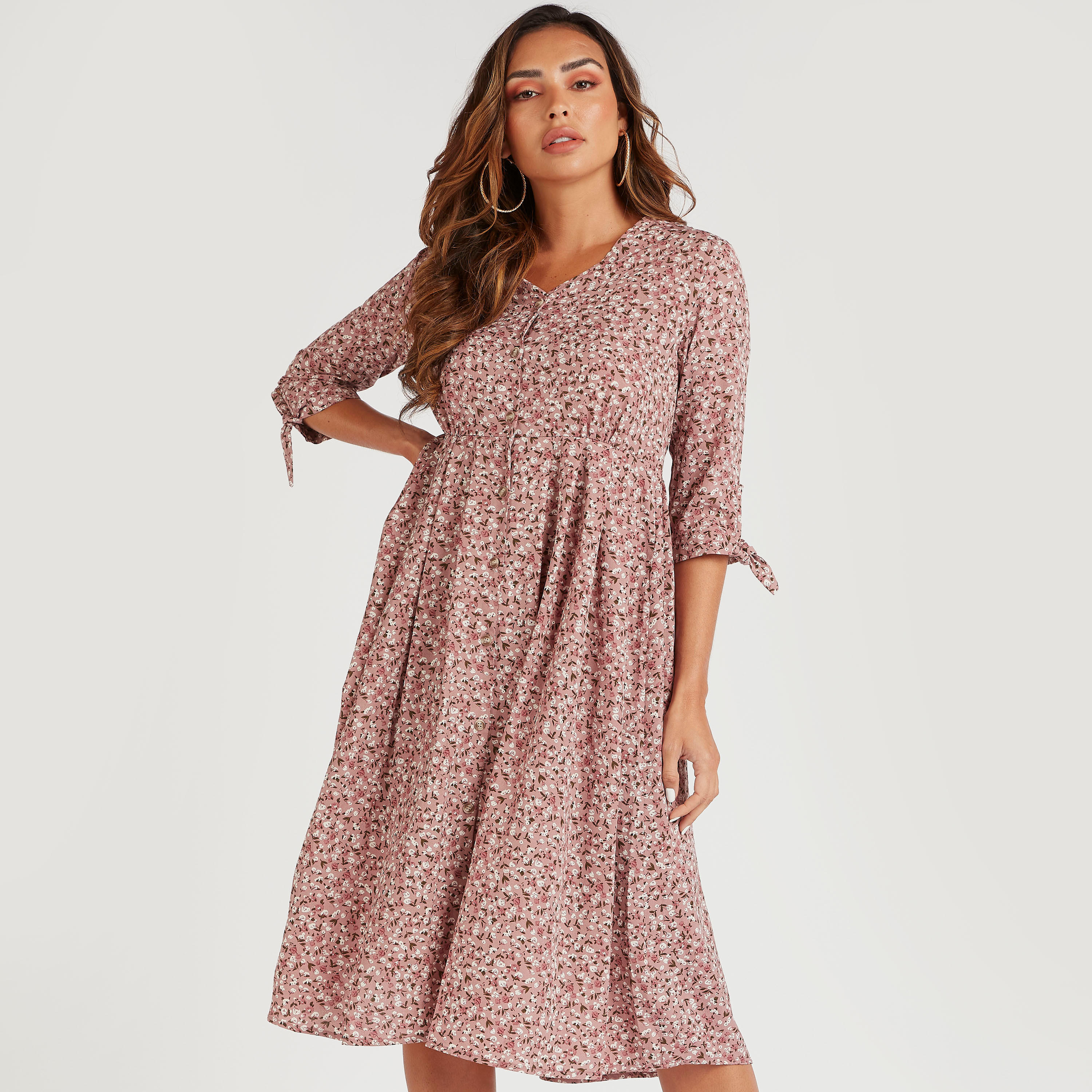 فستان ميدي متعدّد الطبقات بياقة V وأكمام 3/4 وطبعات أزهار من توإكستريمز-women-clothing-dresses-image-1