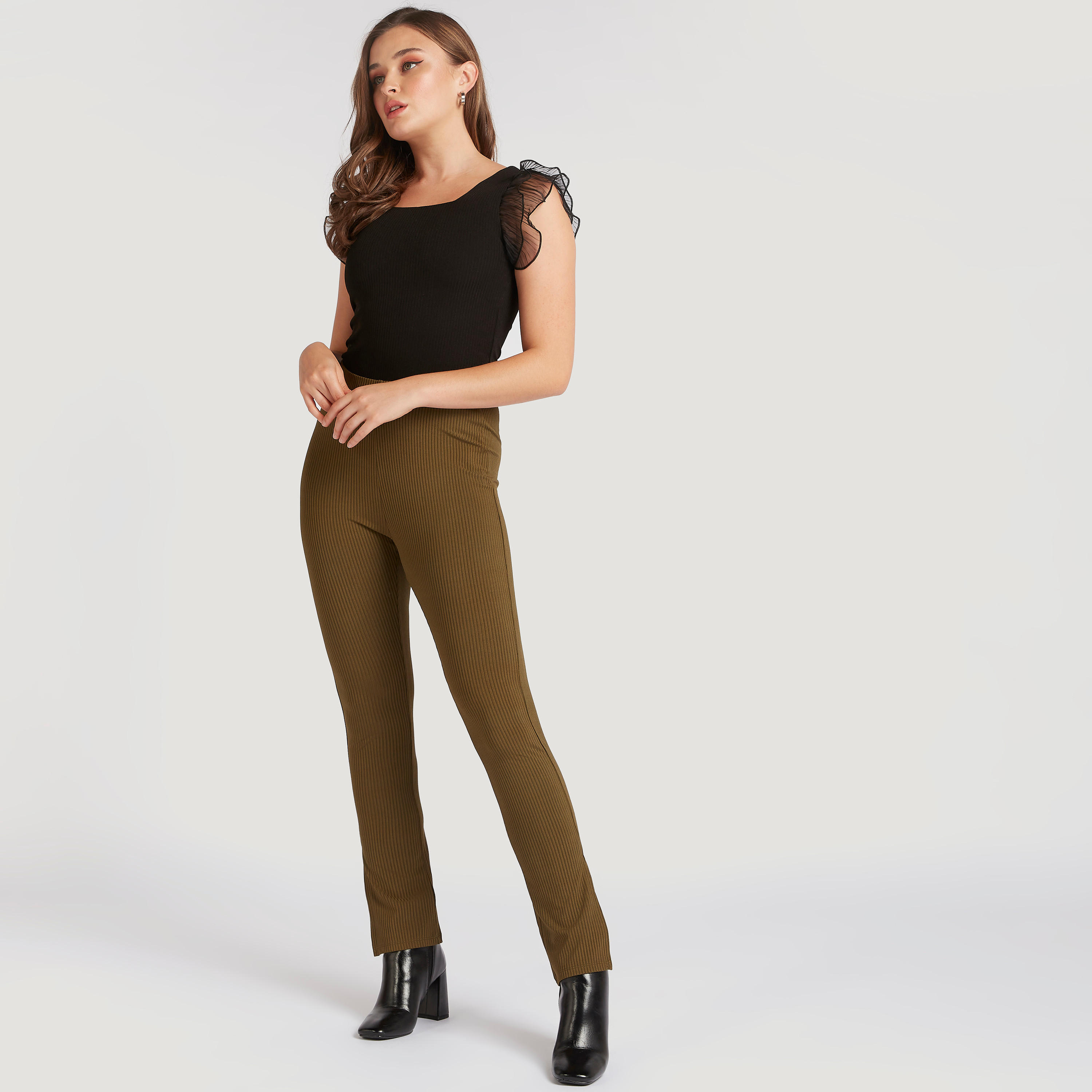 بلوزة بارزة الملمس بياقة مربّعة وتفاصيل كشكشة من تو إكستريمز-women-clothing-shirtsandblouses-blouses-image-2