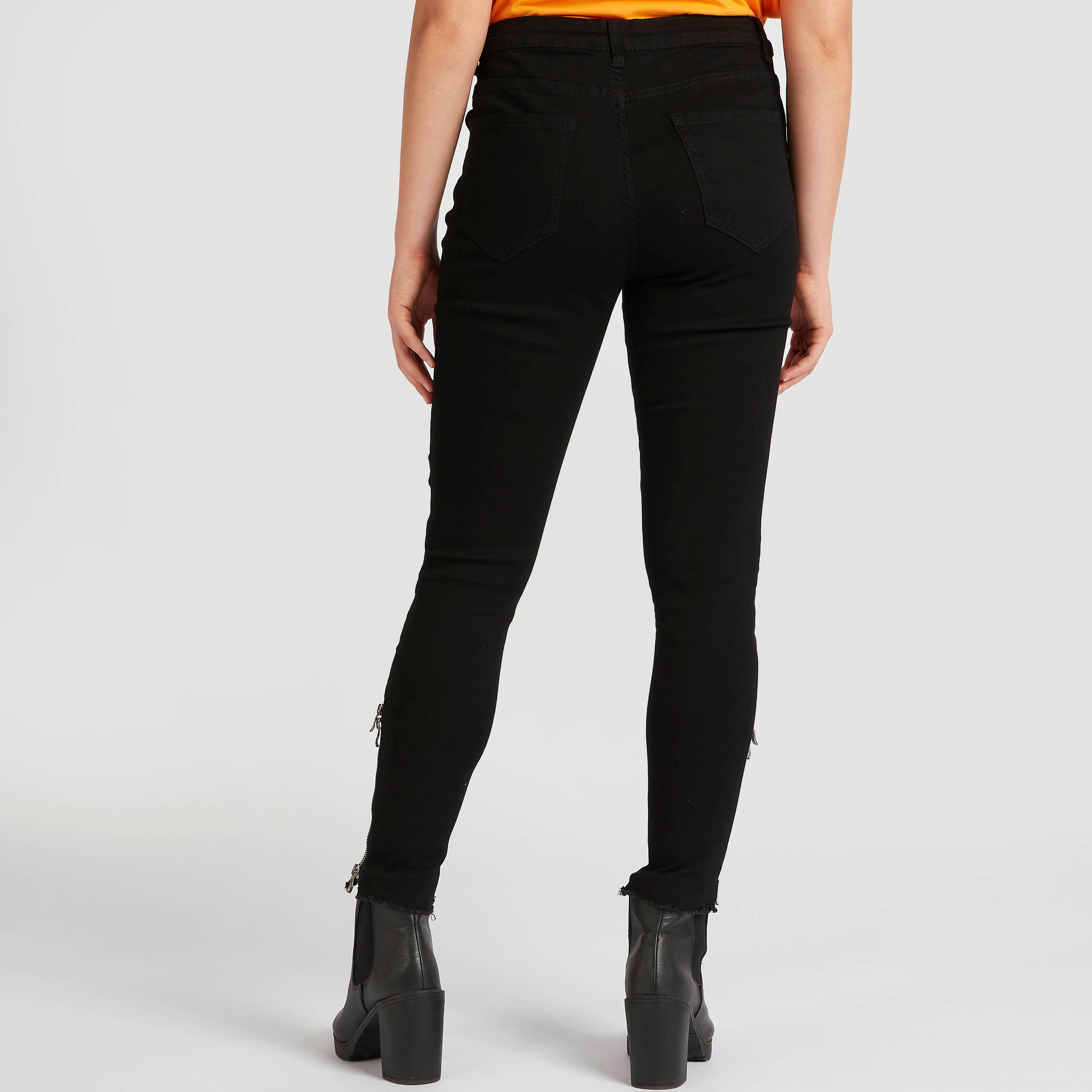 بنطلون جينز دينم سادة بقصّة سكيني بتفاصيل سحّاب-women-clothing-bottoms-jeans-image-4