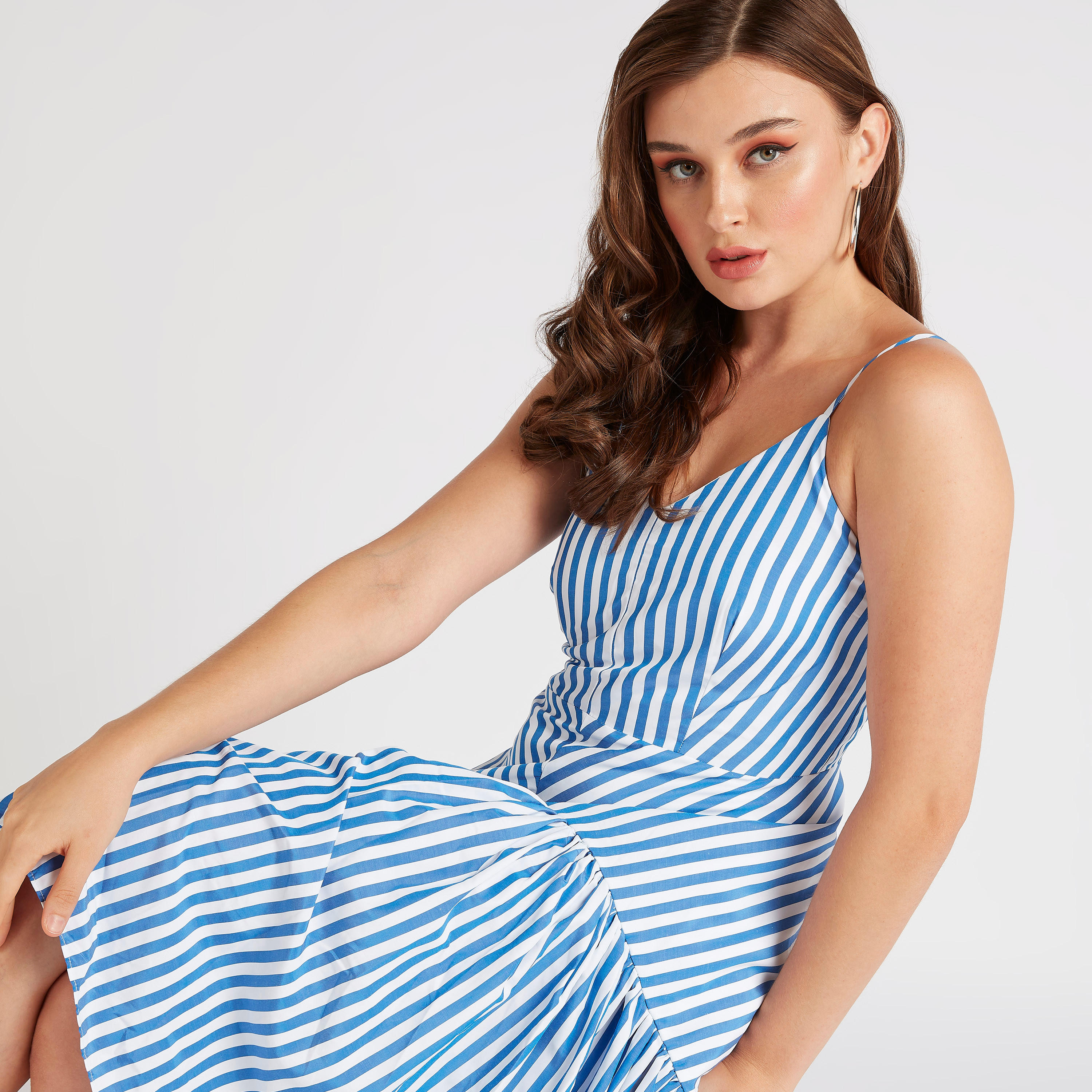 فستان مخطّط متوسط الطول بياقة V من تو إكستريمز-women-clothing-dresses-image-3