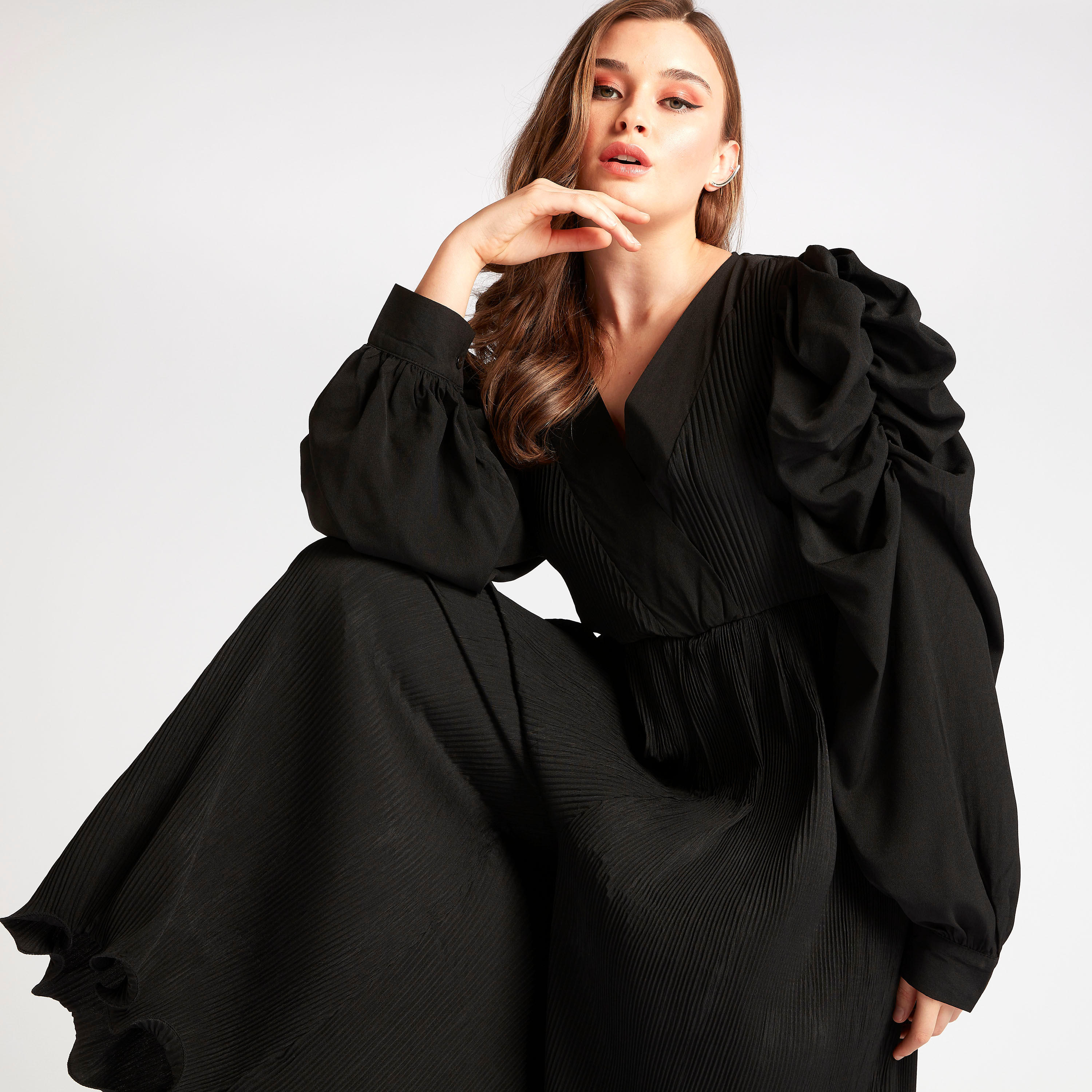 جمبسوت بارز الملمس طويل بأكمام منفوخة من تو إكستريمز-women-clothing-jumpsuits-image-2