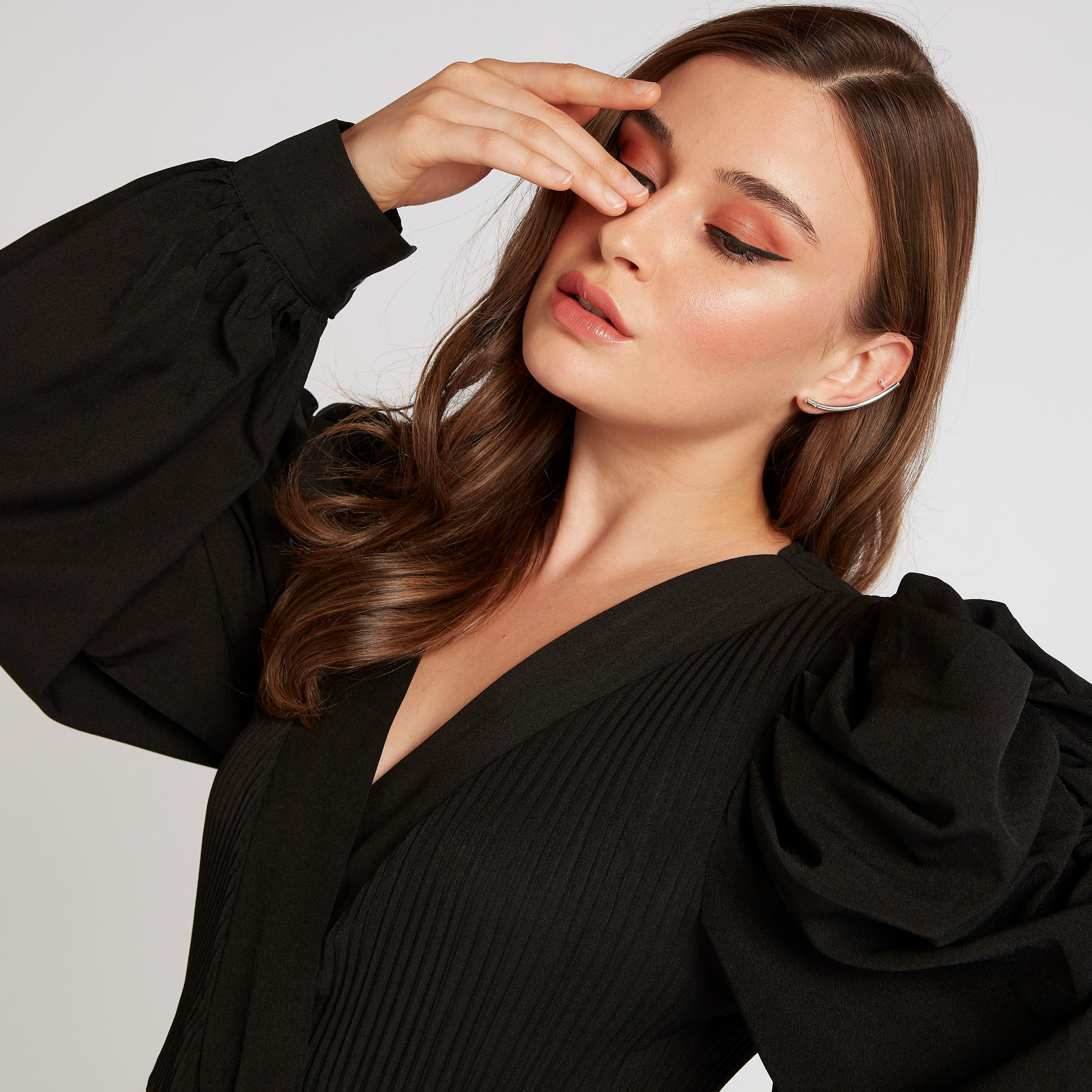جمبسوت بارز الملمس طويل بأكمام منفوخة من تو إكستريمز-women-clothing-jumpsuits-image-4