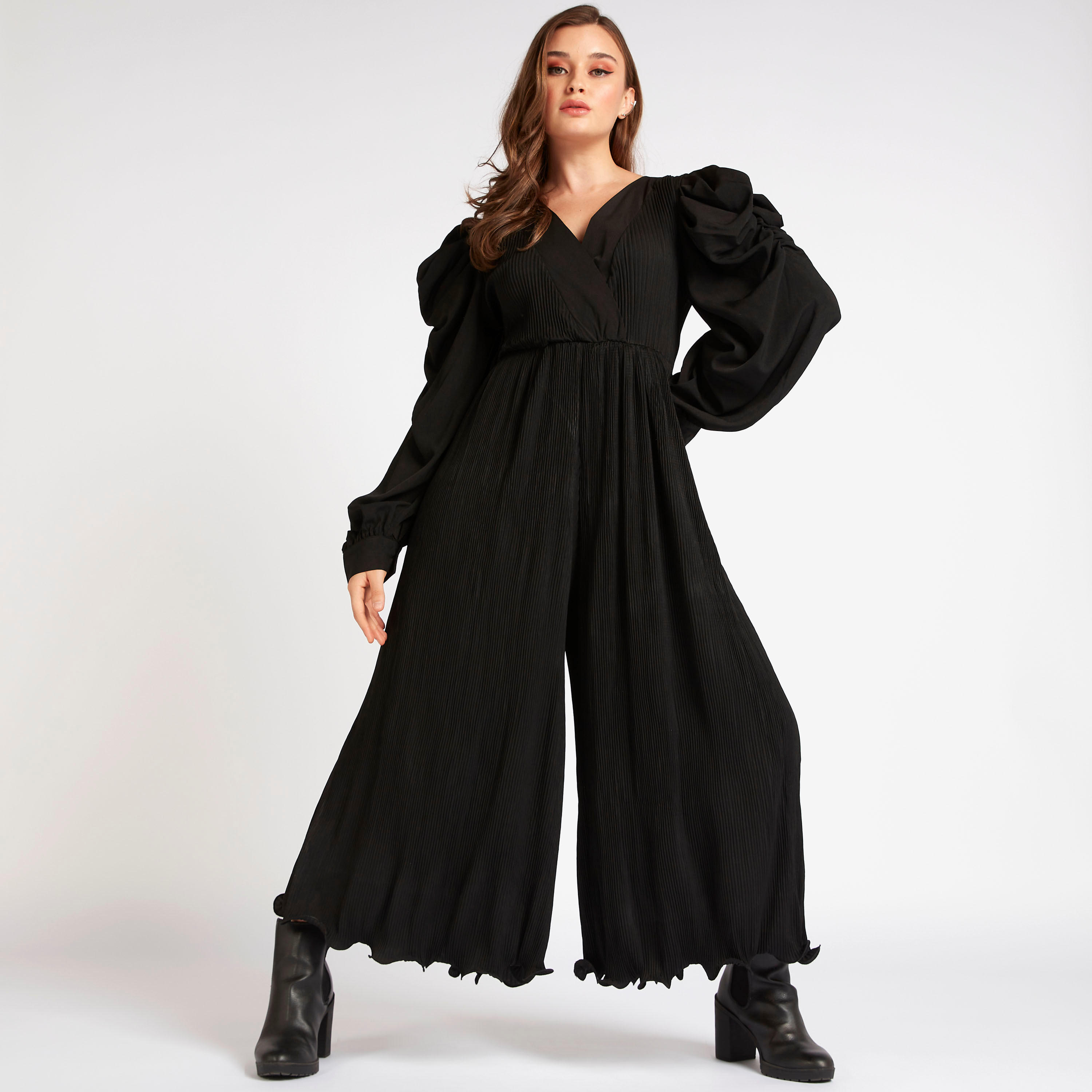 جمبسوت بارز الملمس طويل بأكمام منفوخة من تو إكستريمز-women-clothing-jumpsuits-image-6