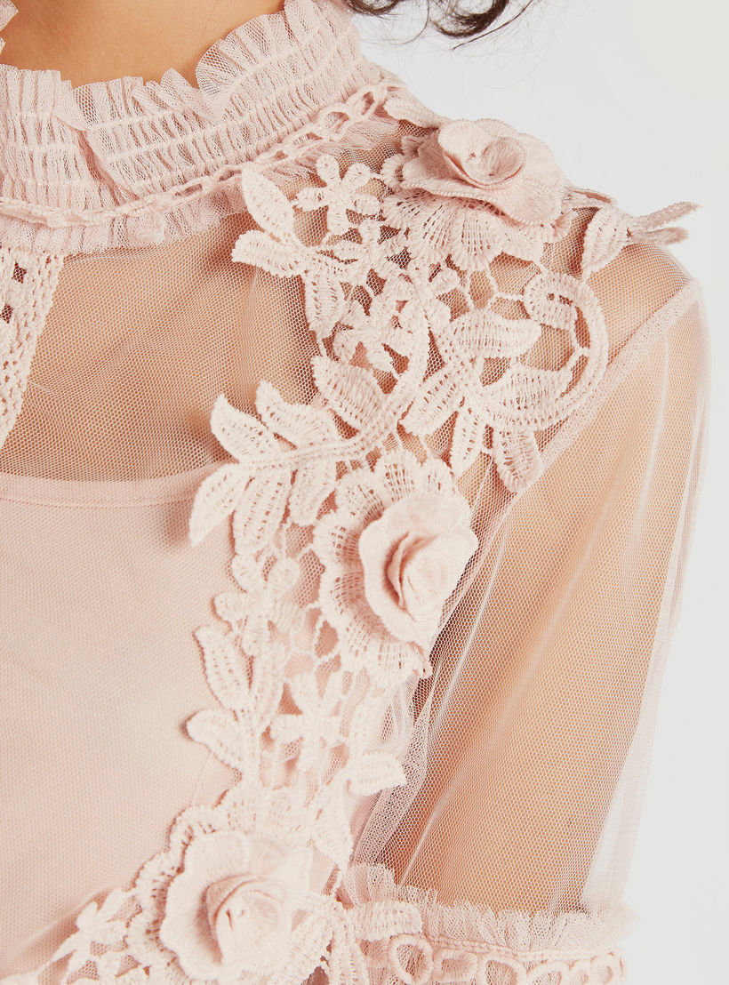 فستان شبكي بتفاصيل دانتيل وأكمام قصيرة من تو إكستريمز-women-clothing-dresses-image-5