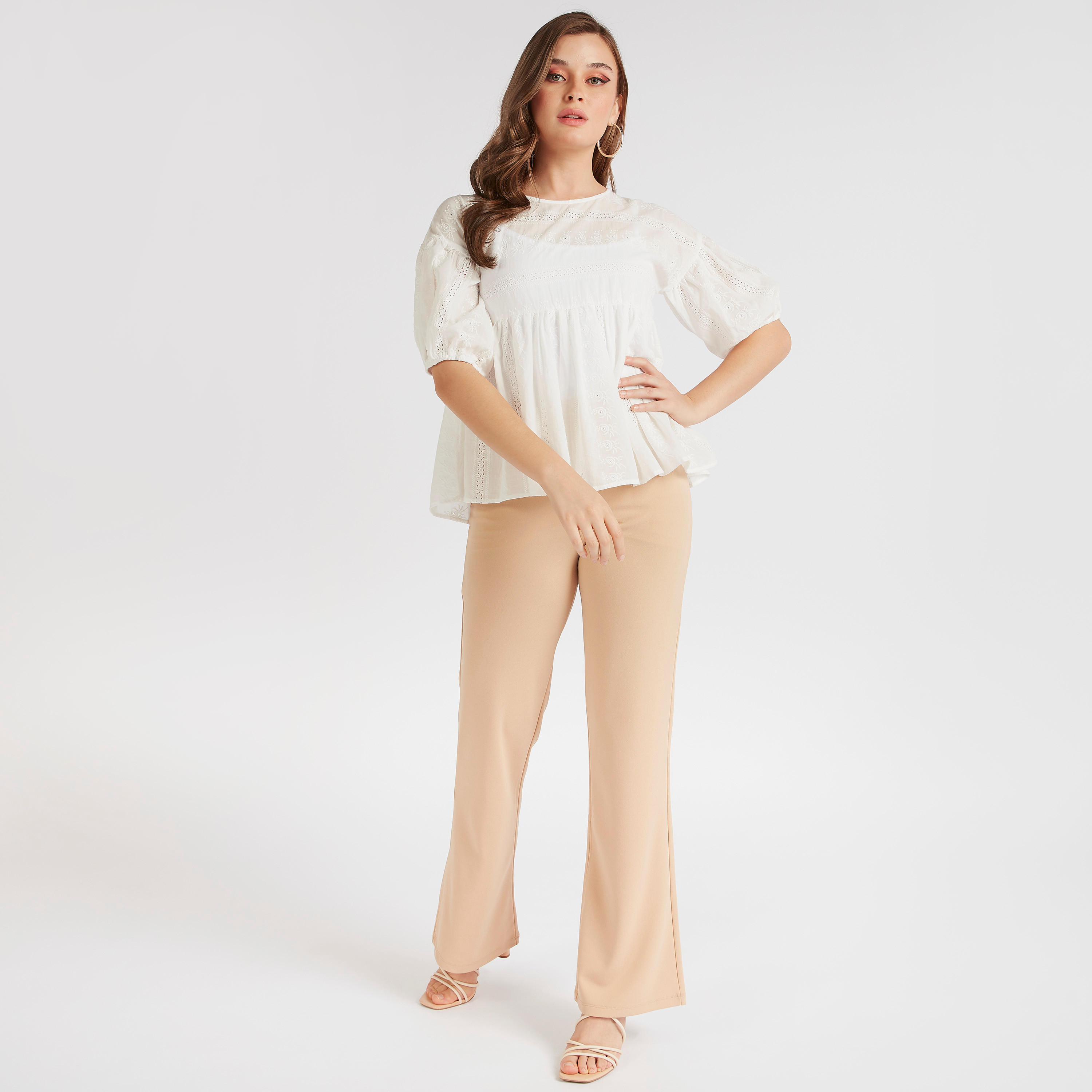 بلوزة بيبلوم بياقة مستديرة وتطريز شيفلي من توإكستريمز-women-clothing-shirtsandblouses-blouses-image-7