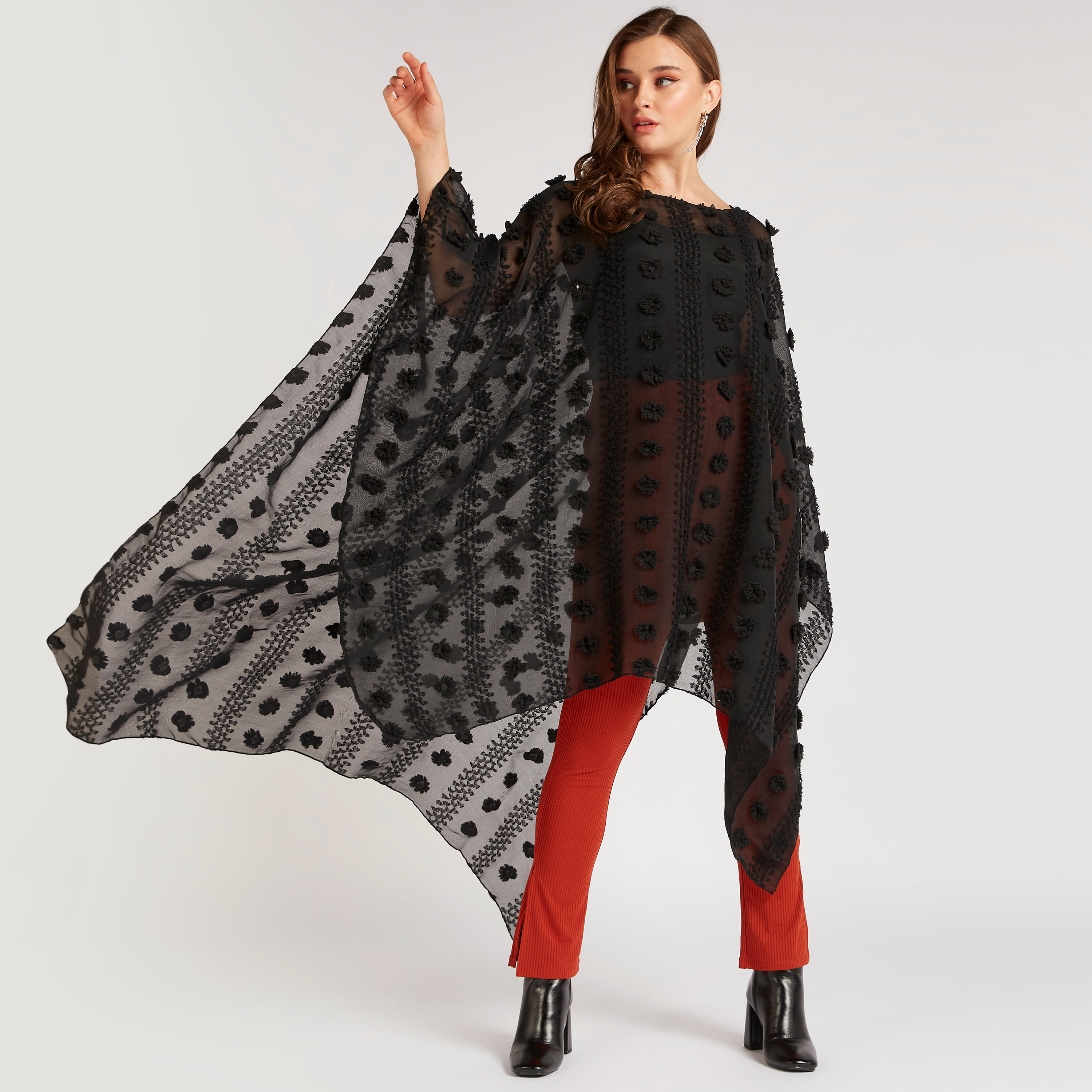 كيب مطرّز بياقة مستديرة من تو إكستريمز-women-clothing-shirtsandblouses-blouses-image-6