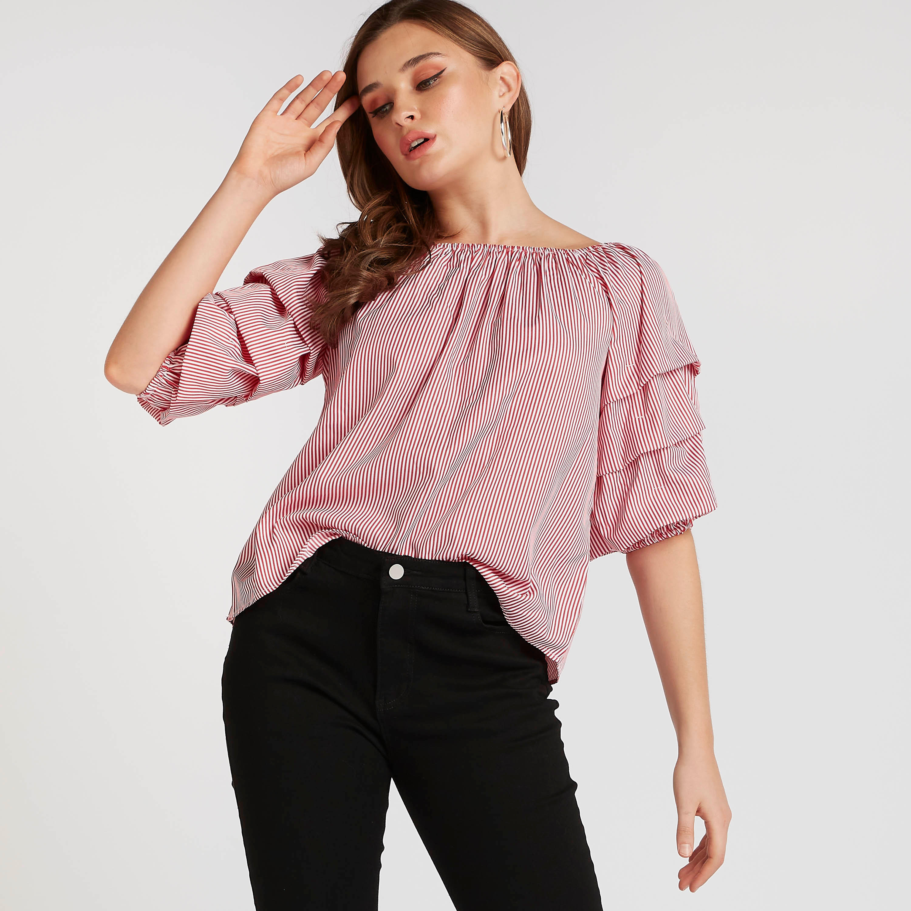 بلوزة مقلّمة بياقة مفتوحة وأكمام 3/4 من تو إكستريمز-women-clothing-shirtsandblouses-blouses-image-1