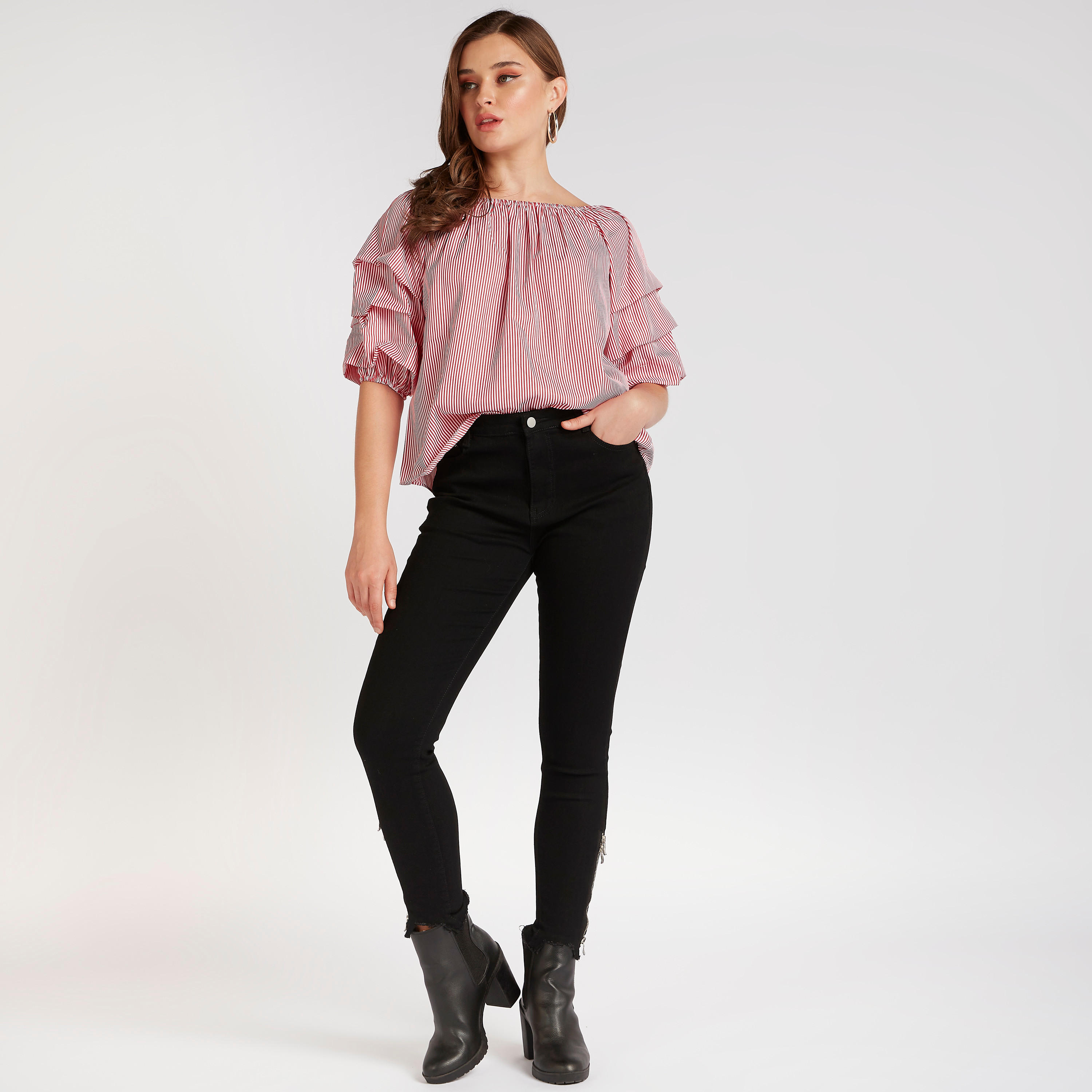 بلوزة مقلّمة بياقة مفتوحة وأكمام 3/4 من تو إكستريمز-women-clothing-shirtsandblouses-blouses-image-2