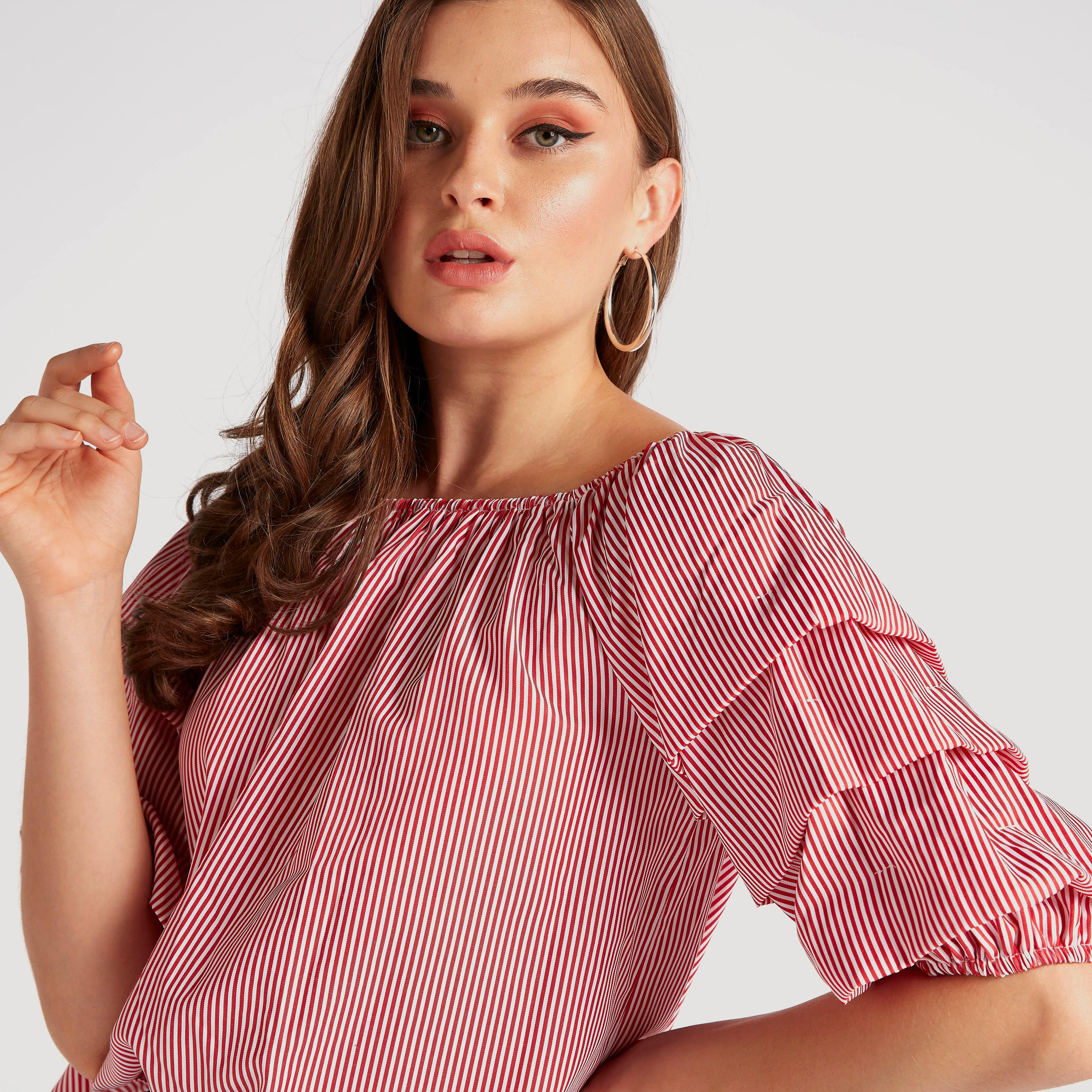 بلوزة مقلّمة بياقة مفتوحة وأكمام 3/4 من تو إكستريمز-women-clothing-shirtsandblouses-blouses-image-6