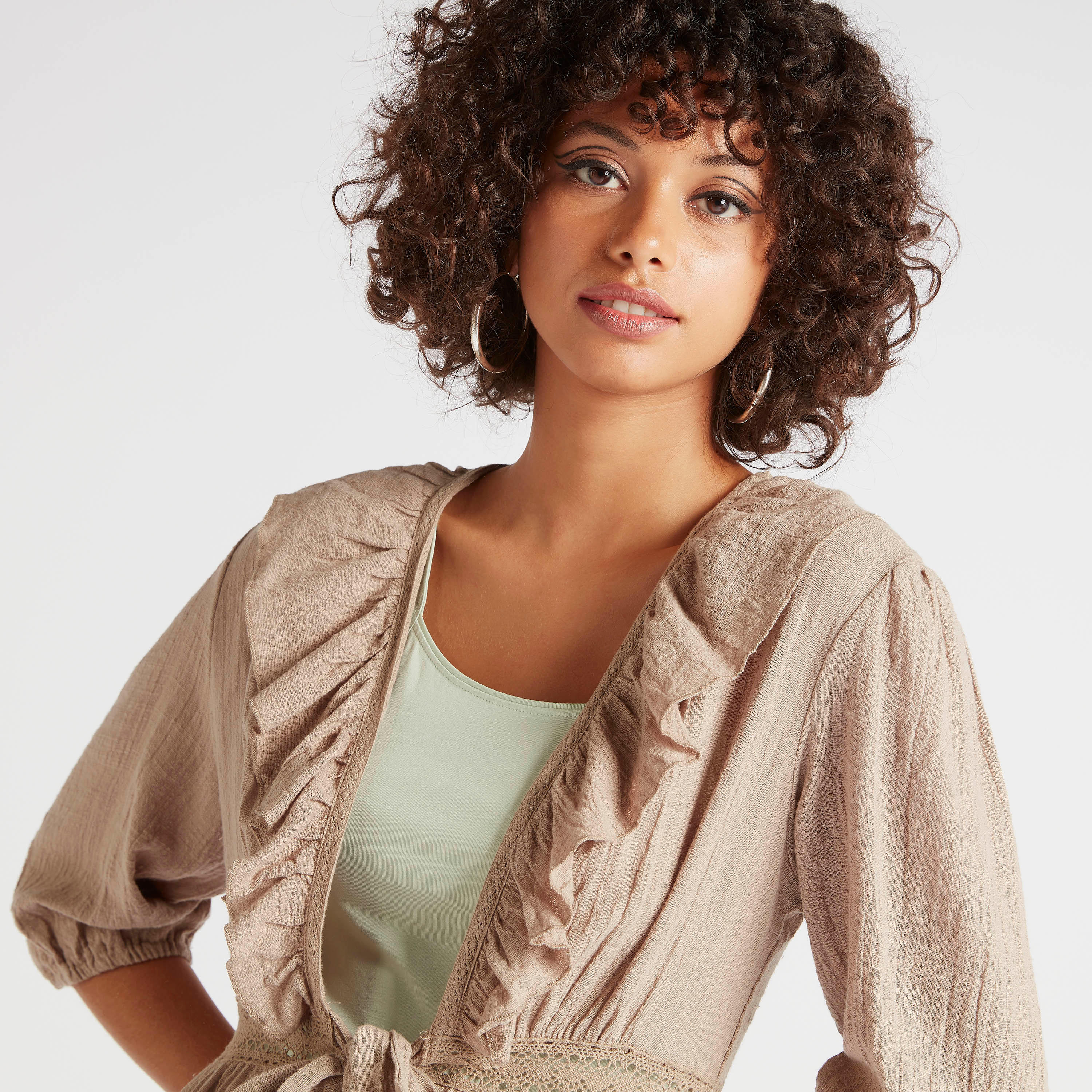 سترة طويلة برباط إغلاق وتزيينات كشكش من توإكستريمز-women-clothing-shirtsandblouses-blouses-image-3