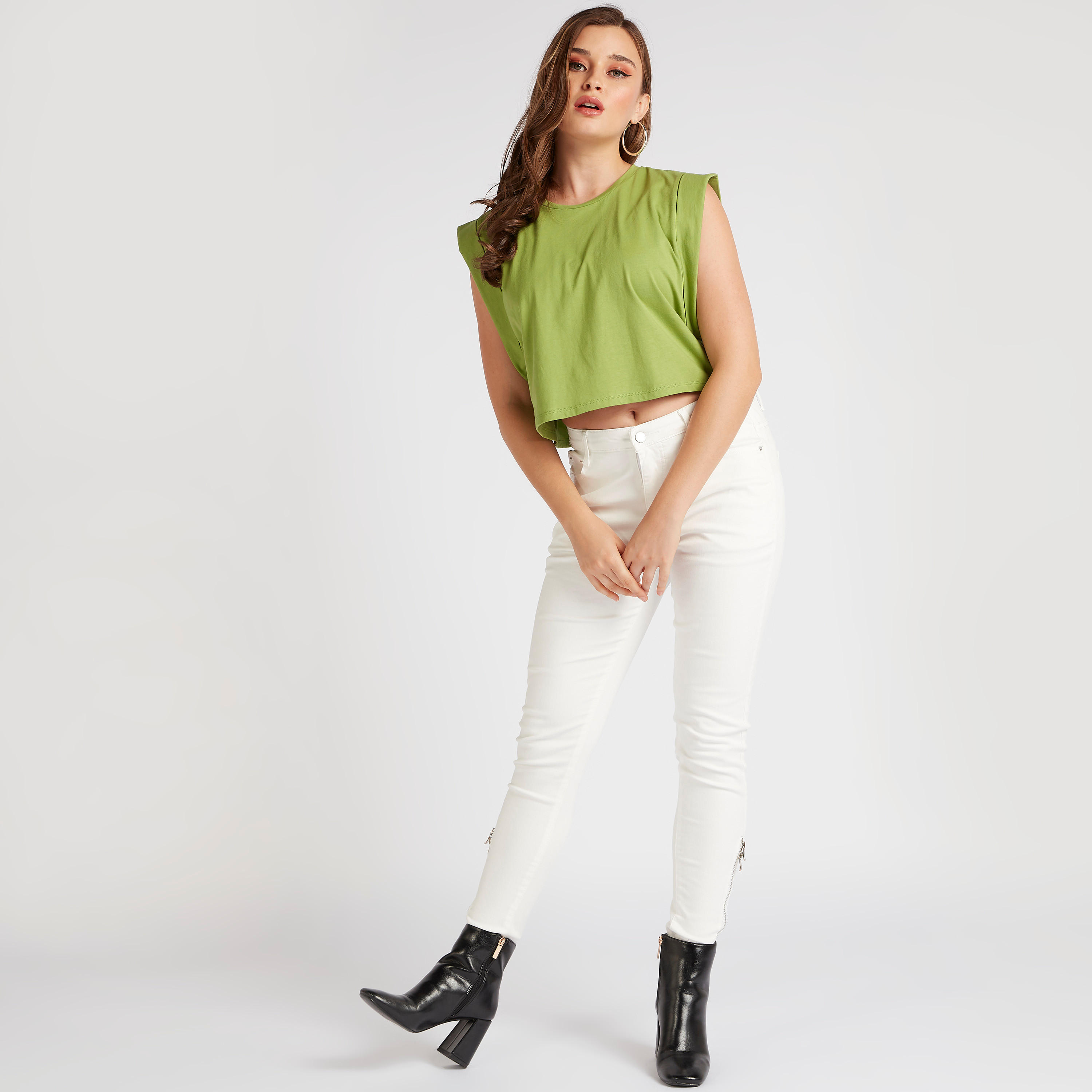 تيشيرت سادة دون أكمام بياقة ضيّقة من تو إكستريمز-women-clothing-tshirts-image-3