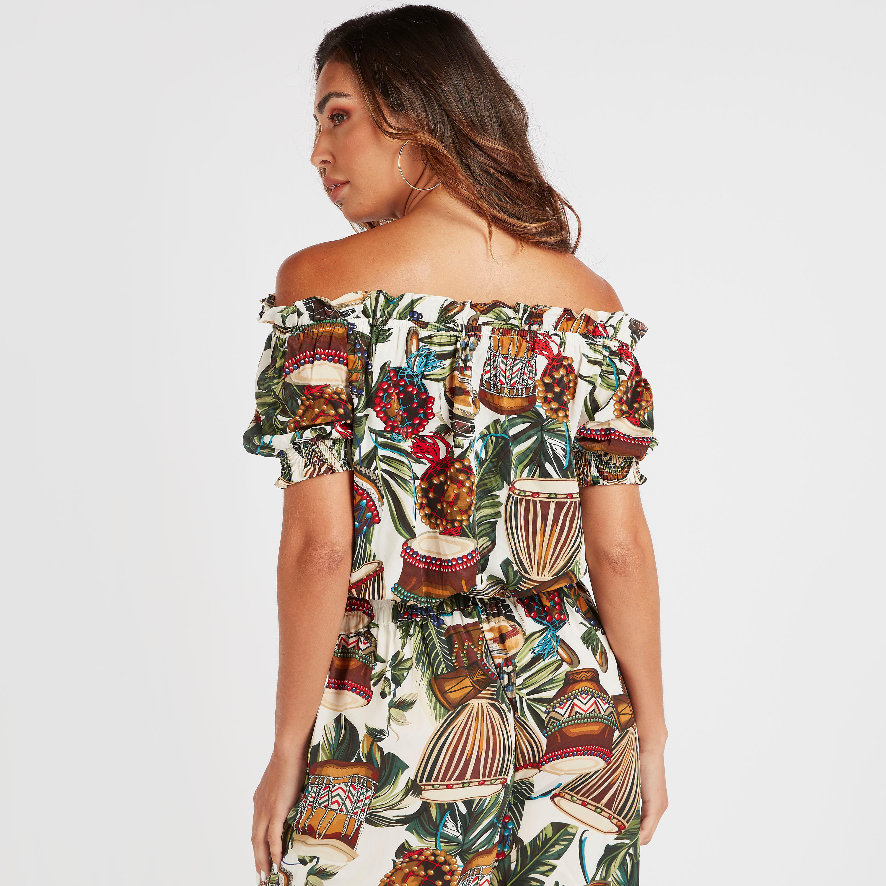 بلوزة بياقة باردو وأكمام قصيرة وطبعات زهرية من توإكستريمز-women-clothing-shirtsandblouses-blouses-image-4