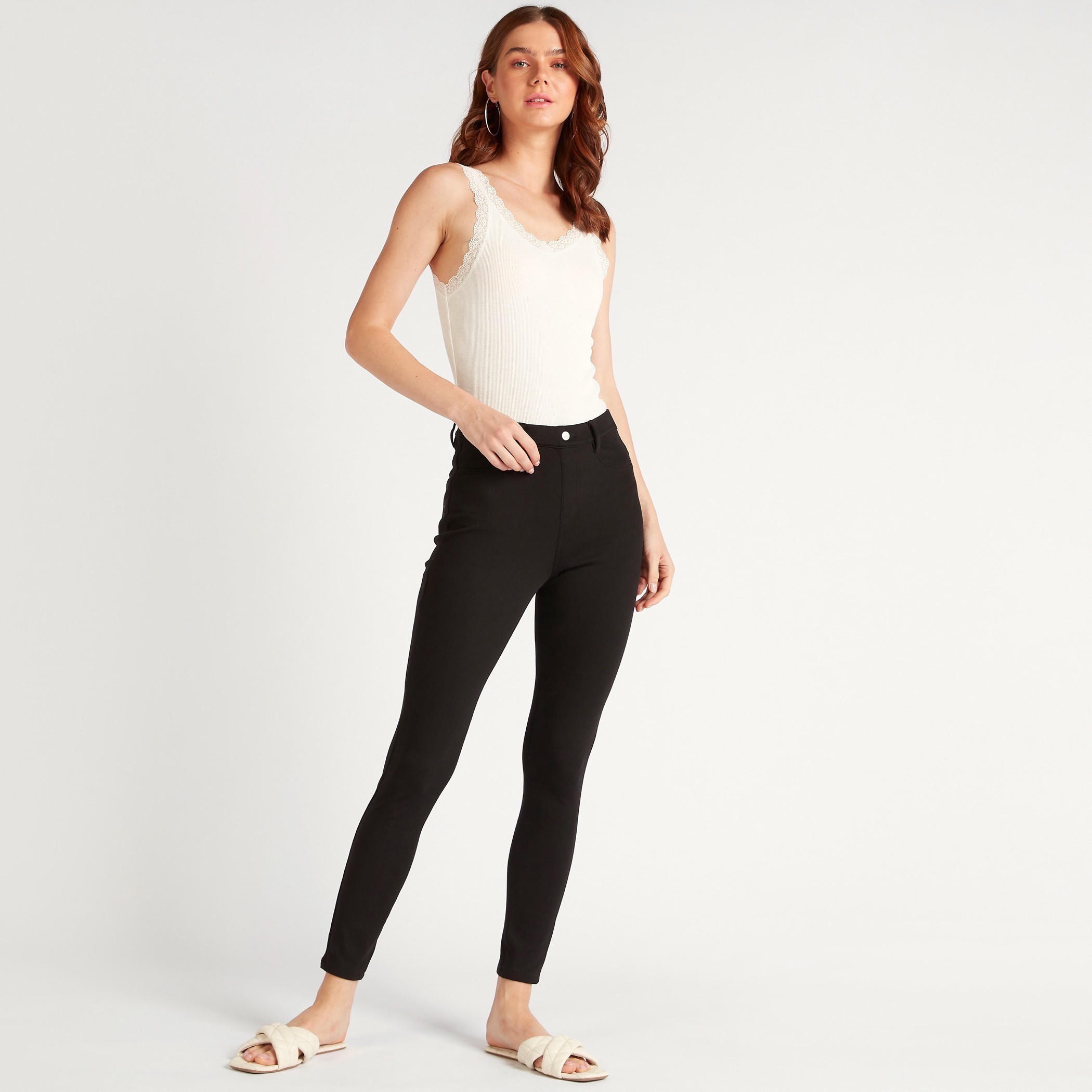 بلوزة دون أكمام سادة بياقة v وتفاصيل دانتيل من تو إكستريمز-women-clothing-tshirts-image-4