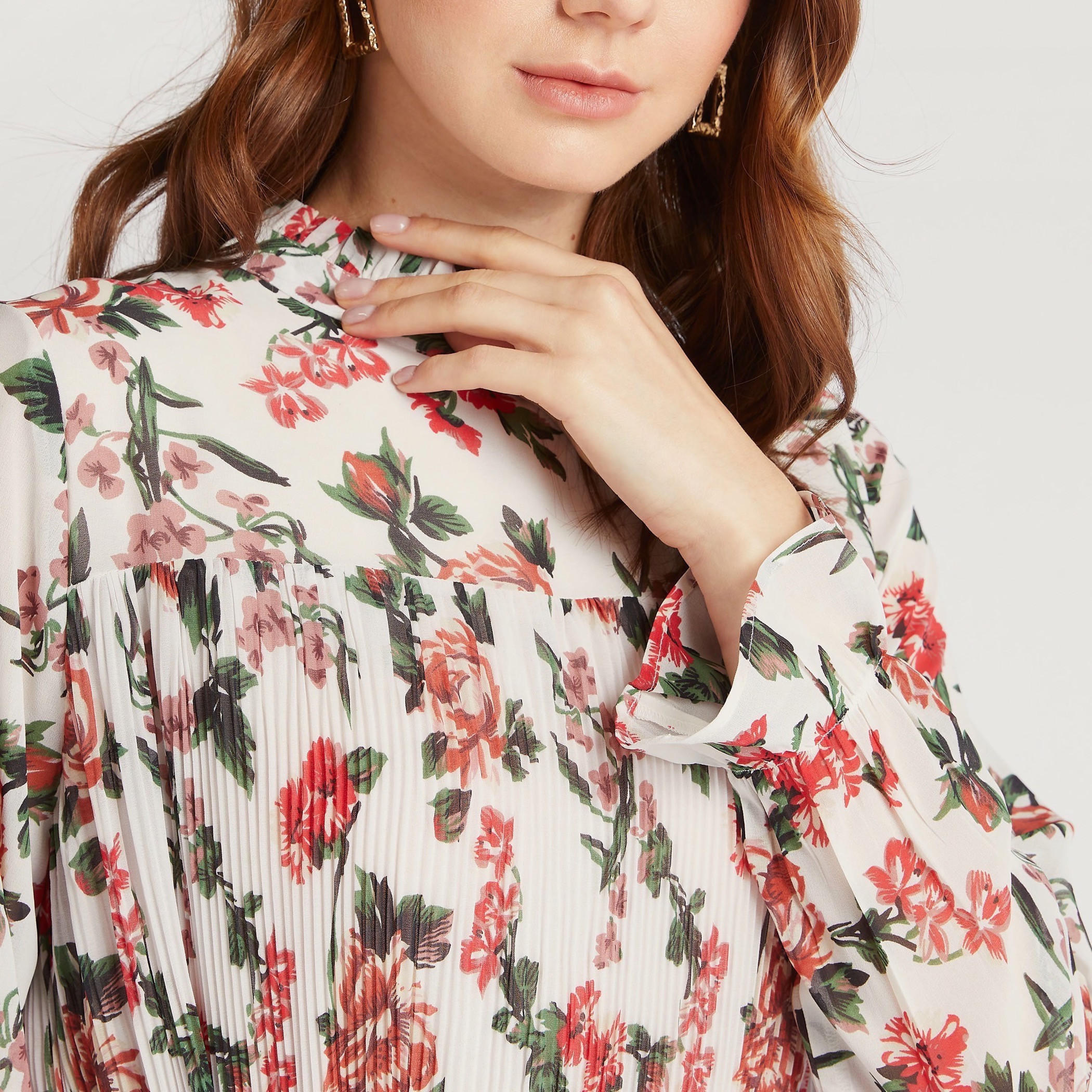 فستان ميدي إيه لاين بطبعات أزهار وياقة عالية وأكمام طويلة من تو إكستريمز-women-clothing-dresses-image-3