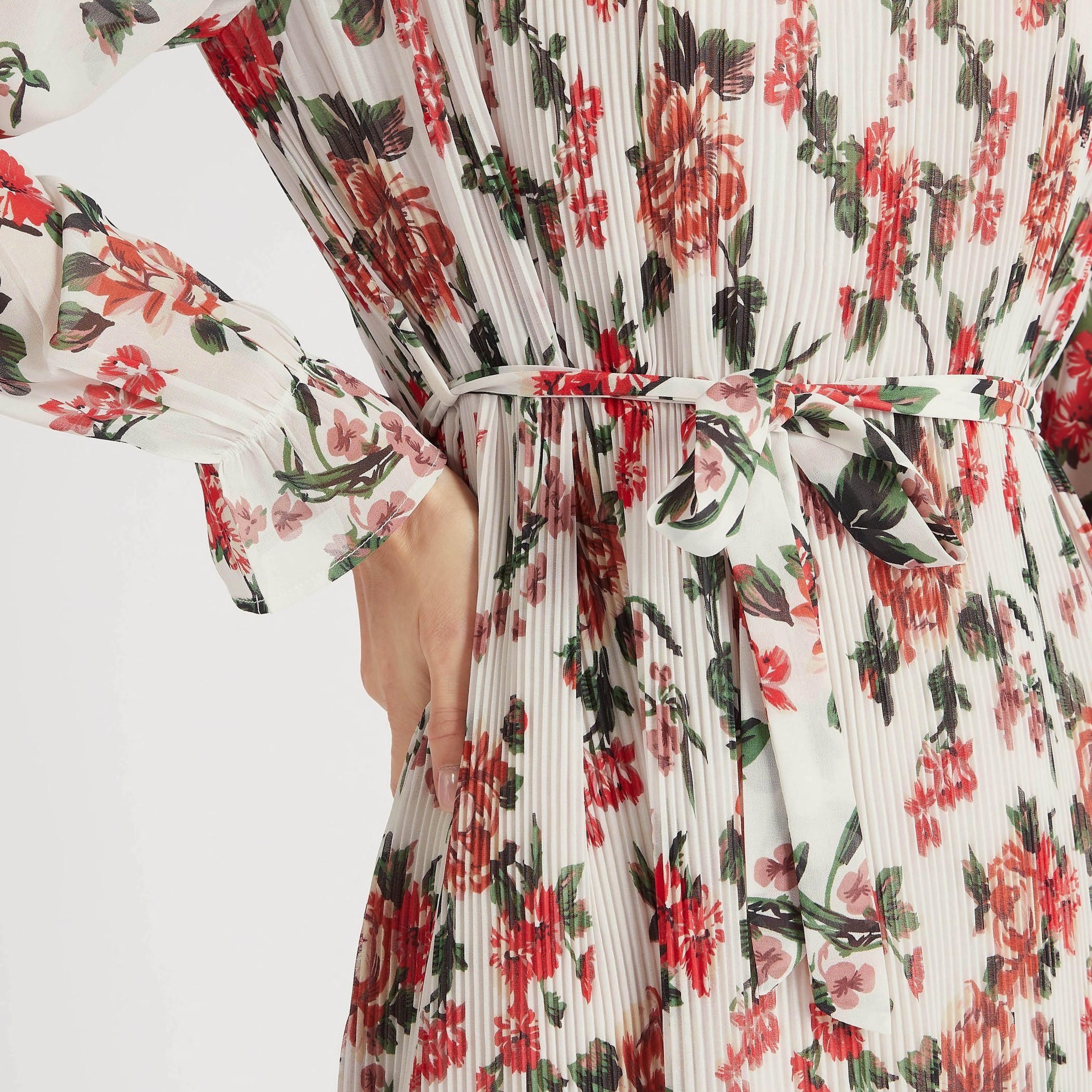 فستان ميدي إيه لاين بطبعات أزهار وياقة عالية وأكمام طويلة من تو إكستريمز-women-clothing-dresses-image-5